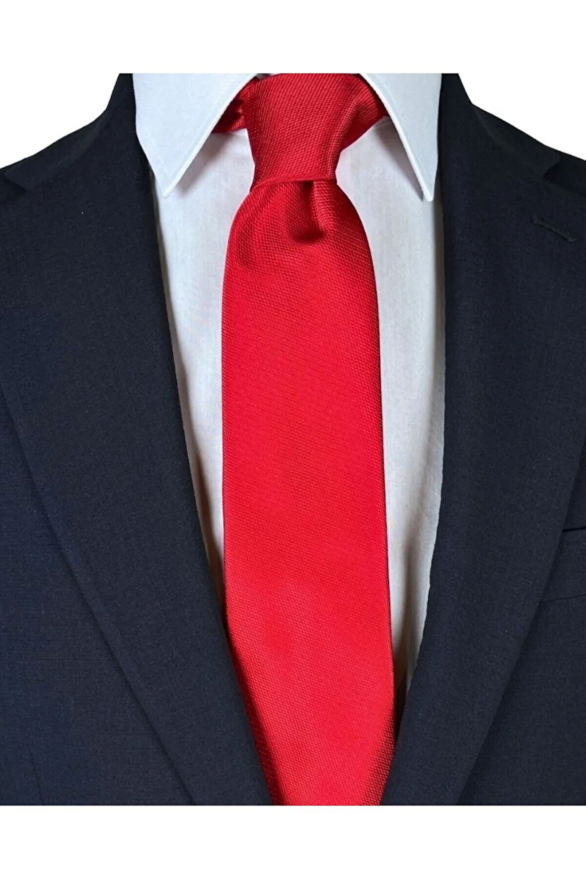 Kendinden Desenli 7 Cm Genişliğinde Ince Kırmızı Kravat