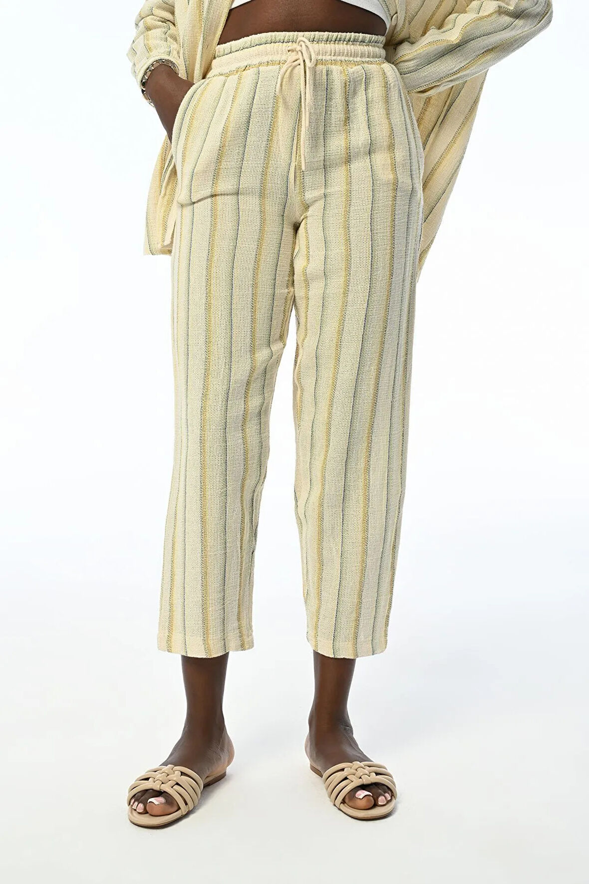 KADIN RAHAT KALIP ÇİZGİLİ PANTOLON