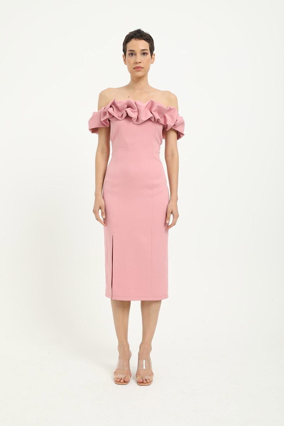  Pembe Düşük Omuz Fırfır Detaylı Kadın Midi Boy Elbise