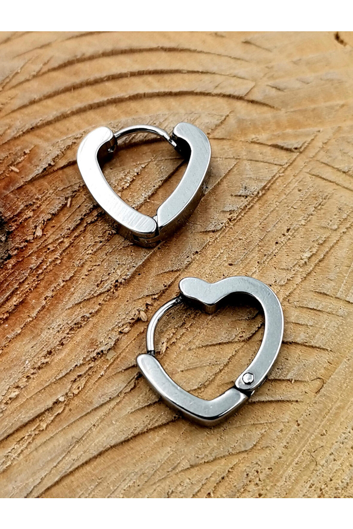 316 L Çelik Gümüş Renk Kalp Figürlü  Küpe Çap 1 cm