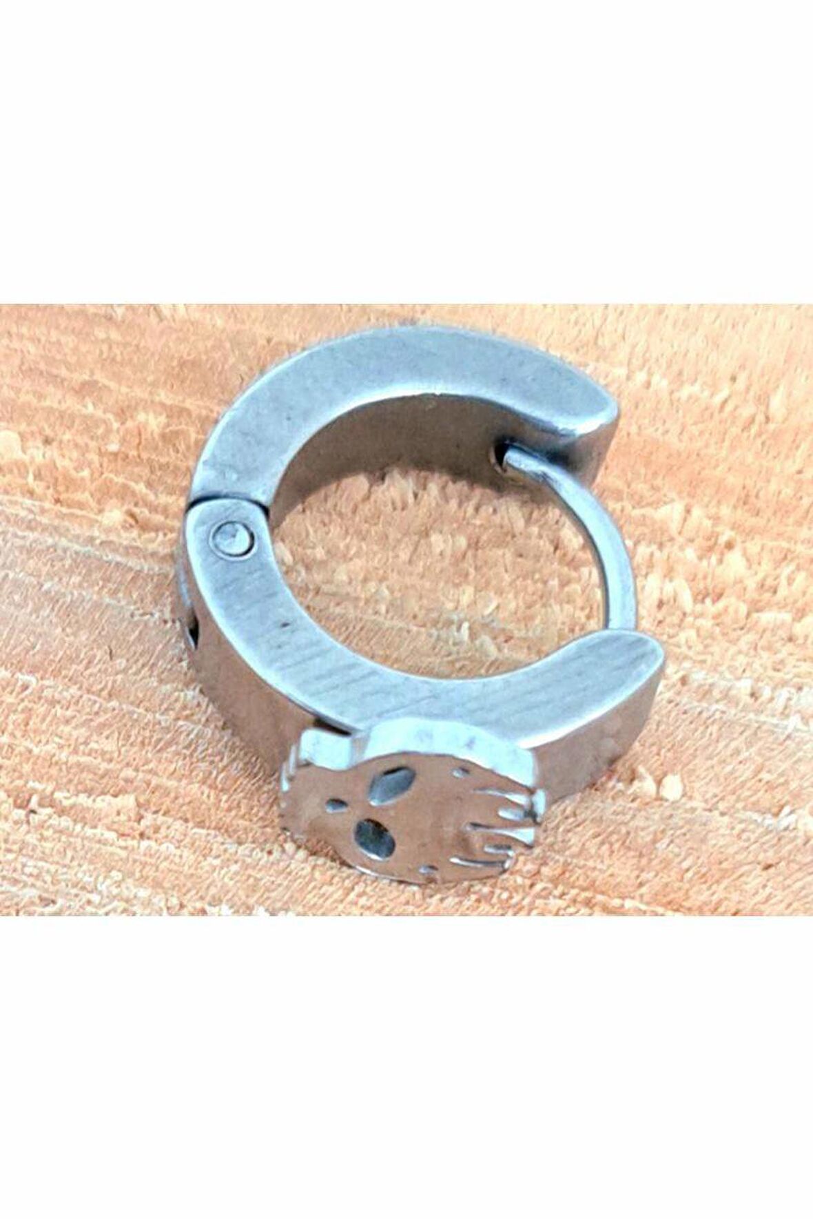 Çelik Gümüş Renk Hayalet Figürlü Unisex Küpe