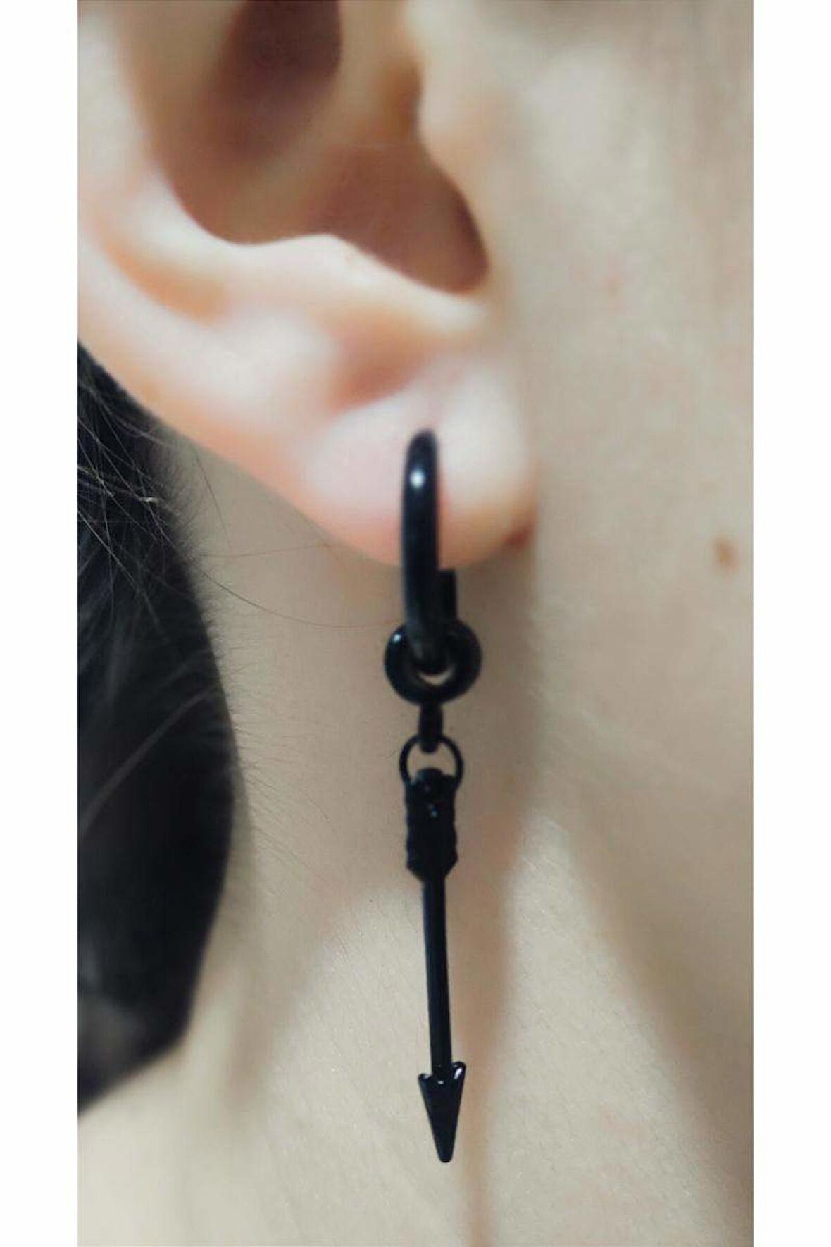 Çelik Figürlü Sallantılı Unısex Küpe