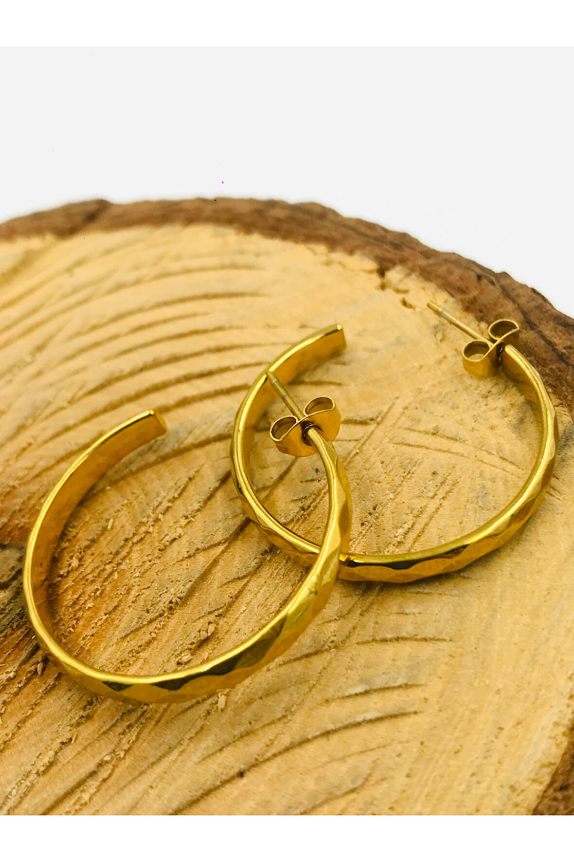 Gold Renk Figürlü Çelik  Küpe