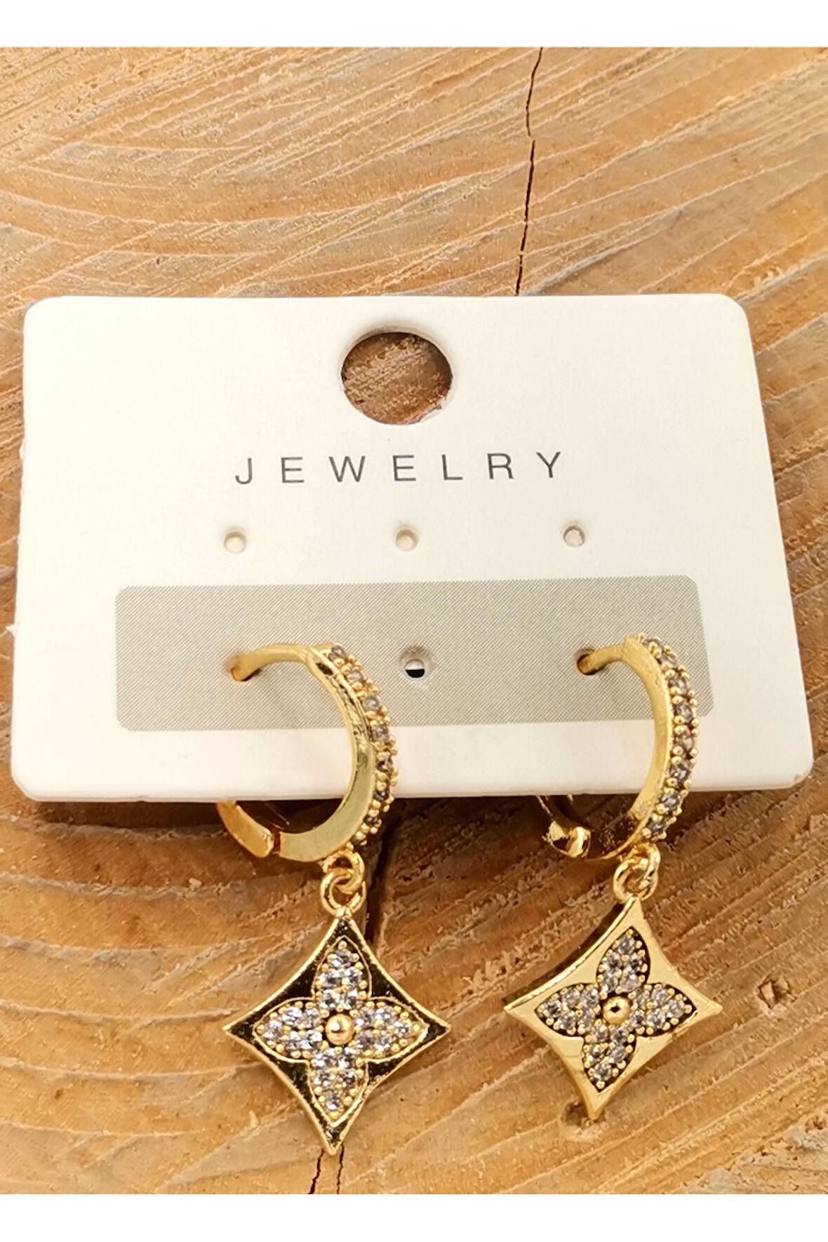 Gold Renk Figürlü Üçlü Zirkon Taşlı Lüks Küpe