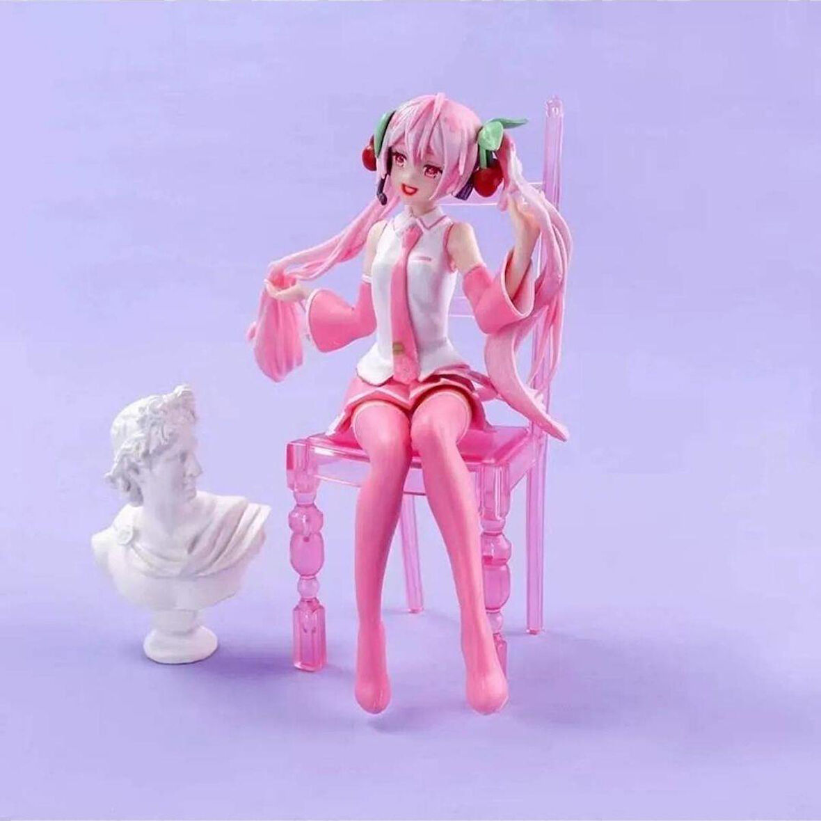 Hatsune miku kawaiii Sakura kız sandalyede oturan figür Modeli 15 cm