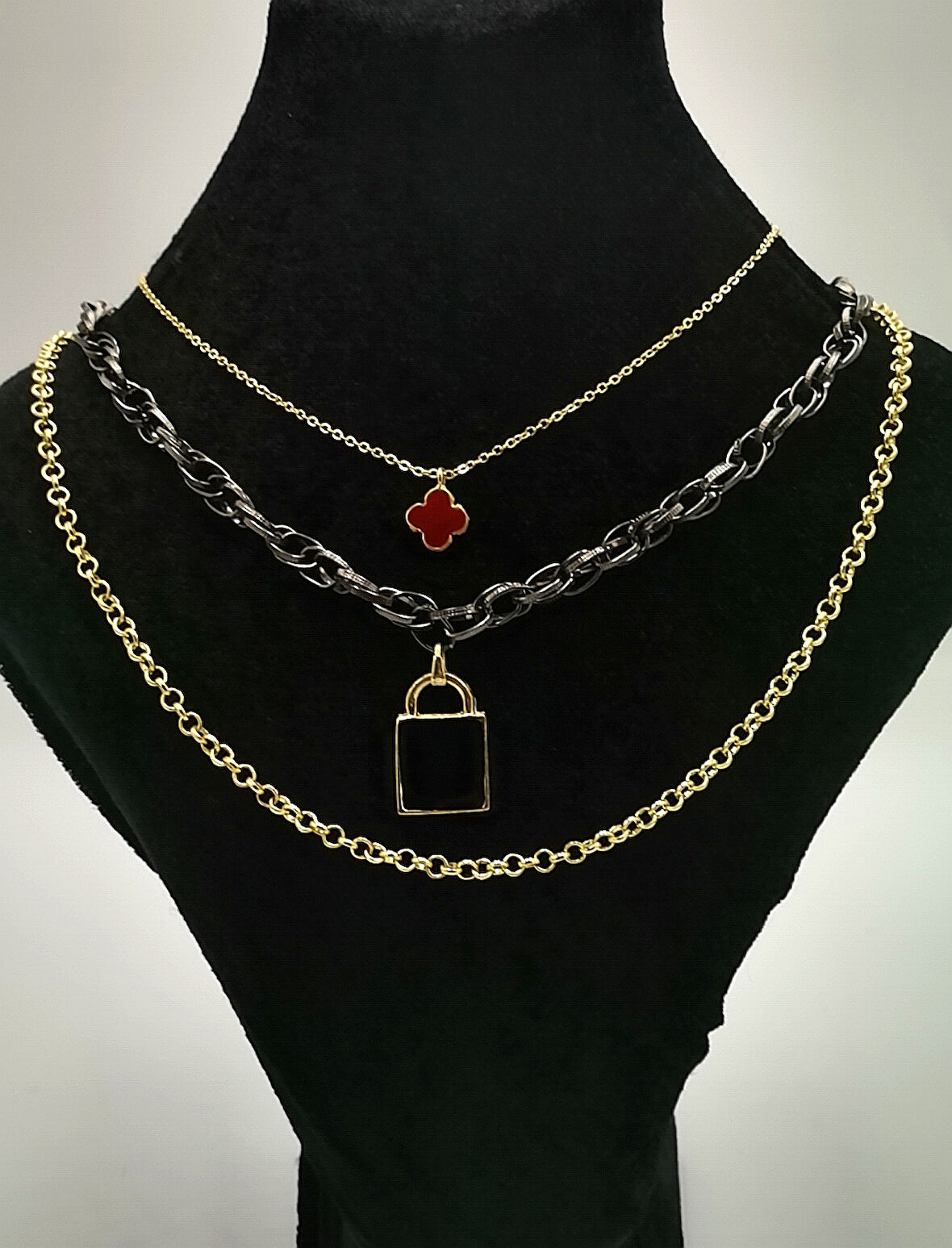 Üçlü  Sarı  Renk Zincirli Figürlü Lüks Kararmaz Kolye