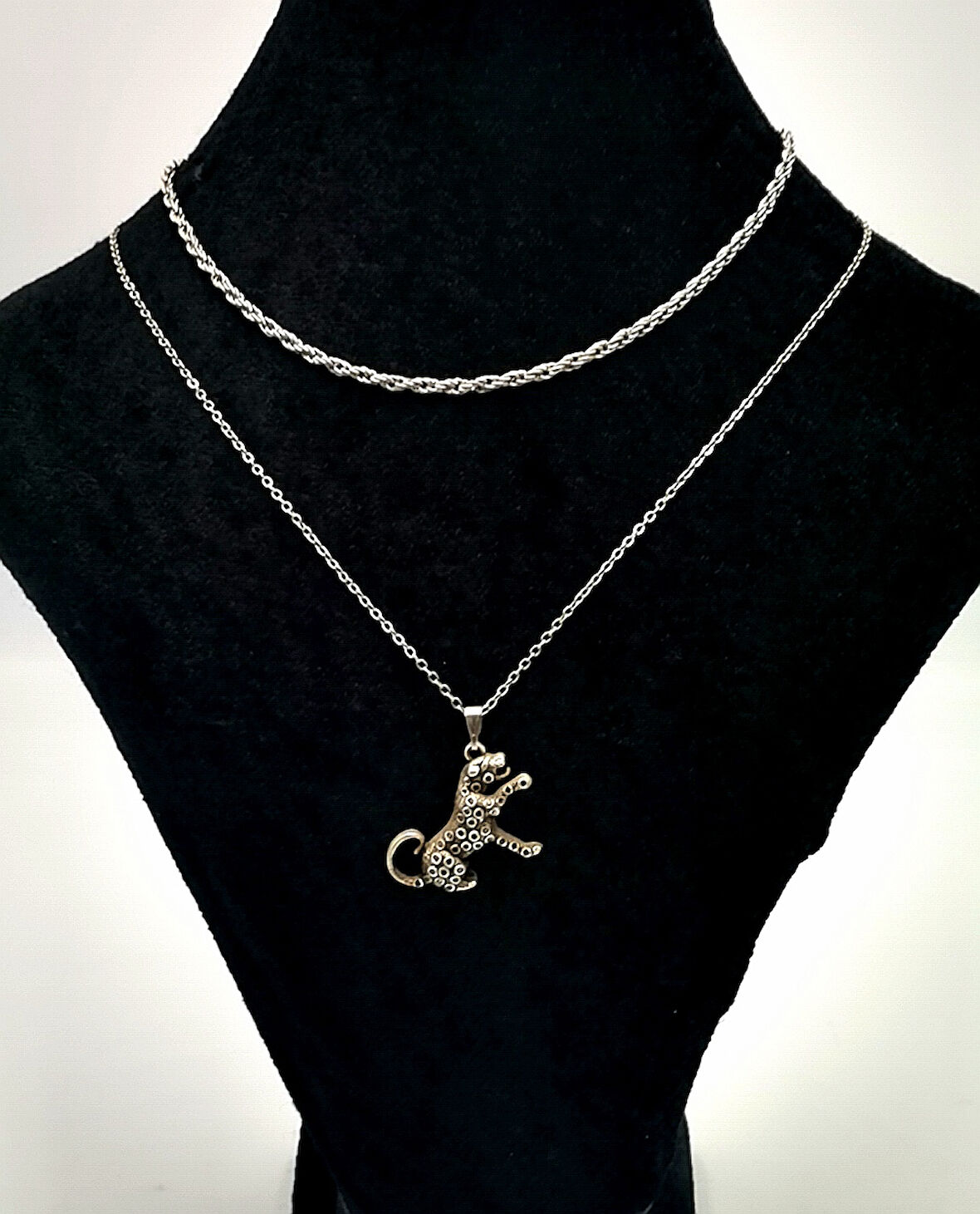 Gümüş Renk Zincirli Figürlü Karamaz Lüks Kolye