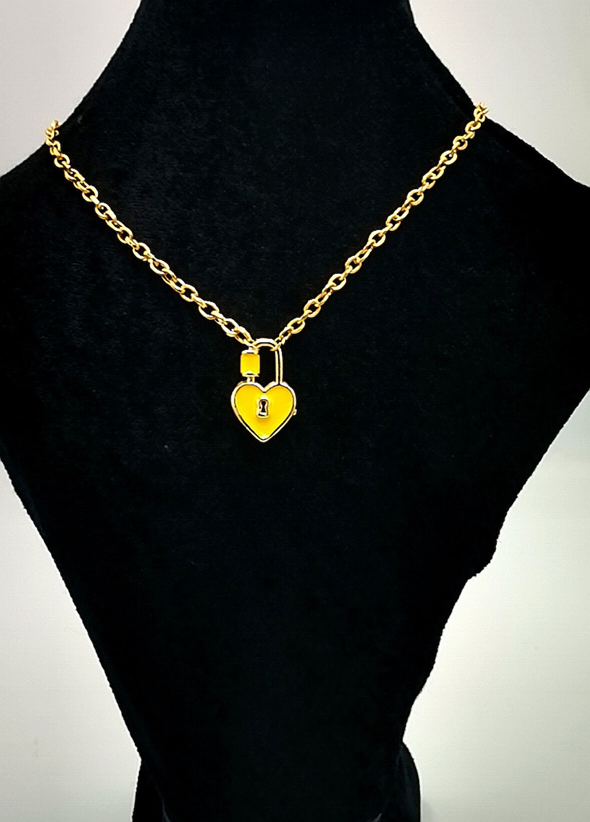 Gold Renk Zincir Figürlü Kararmaz Özel Tasarım Kolye