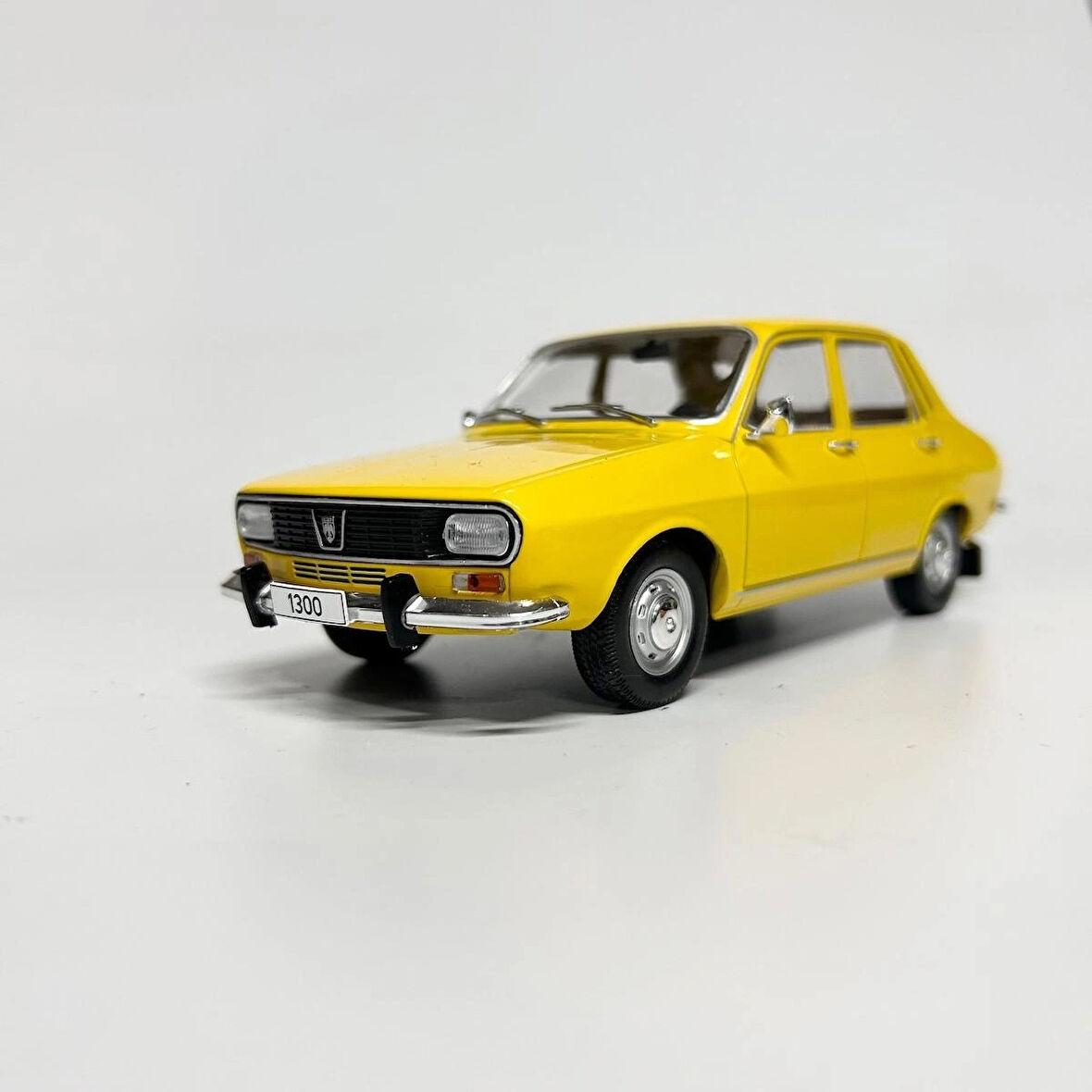 White Box 1/24 Dacia 1300