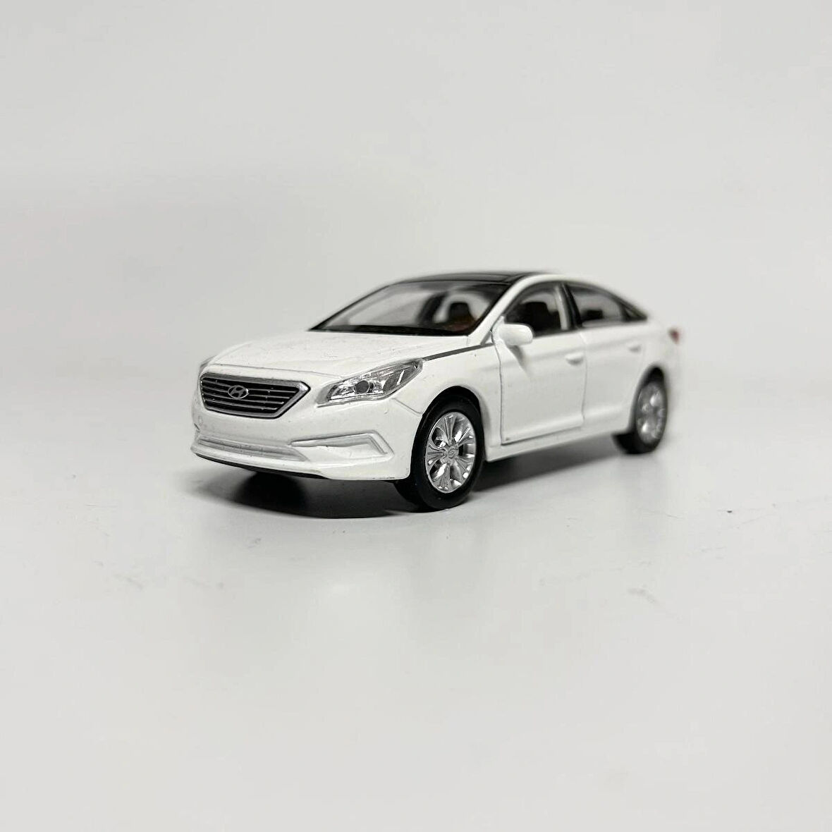 Welly Hyundai Sonata 1/36