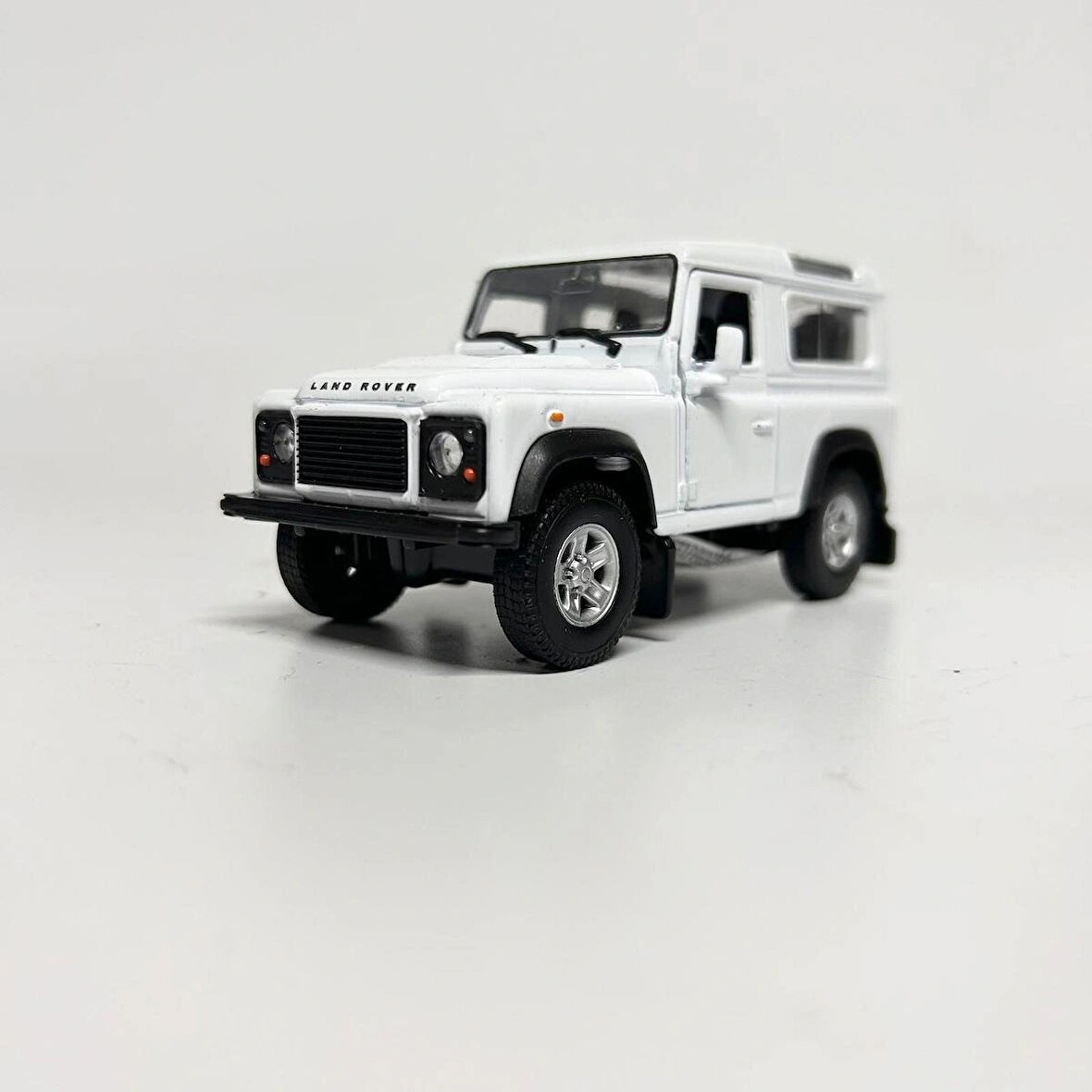 Welly Land Rover Defender 1/36