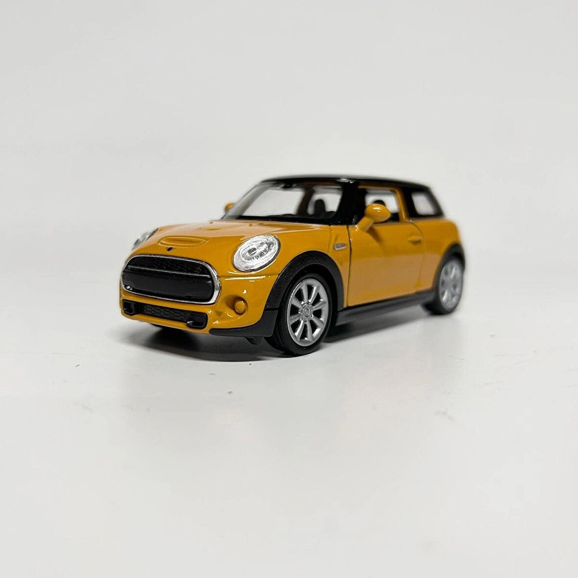 Welly Mini New Hatch 1/36