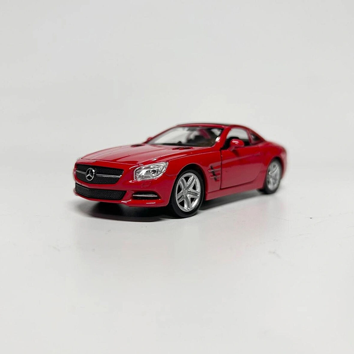 Welly Mercedes Benz SL500  1/36