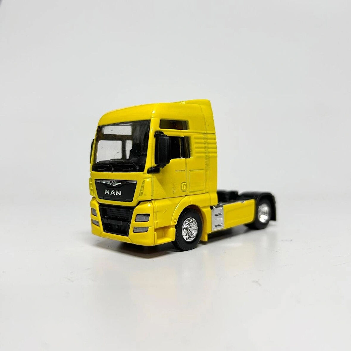 Welly Man Tgx 1/64