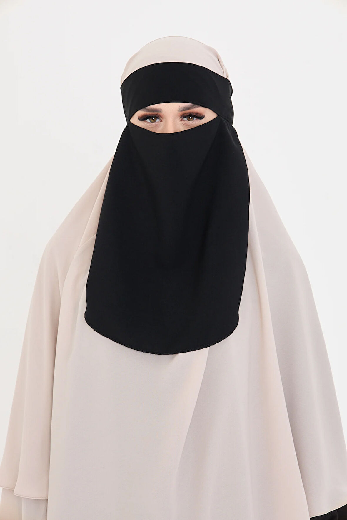 Siyah Tesettür Tek Katlı Peçe Medine İpeği Arkadan Bağlamalı 1026_01