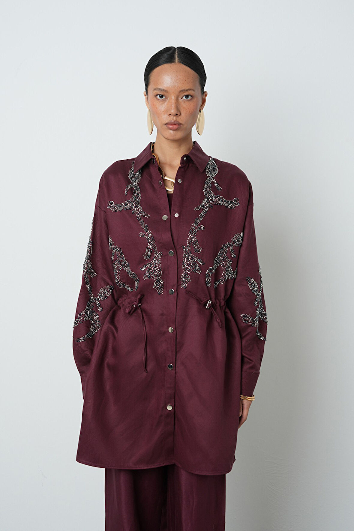 Kadın Boncuk İşlemeli Belden Büzgülü Çıtçıt Kapamalı Ceket