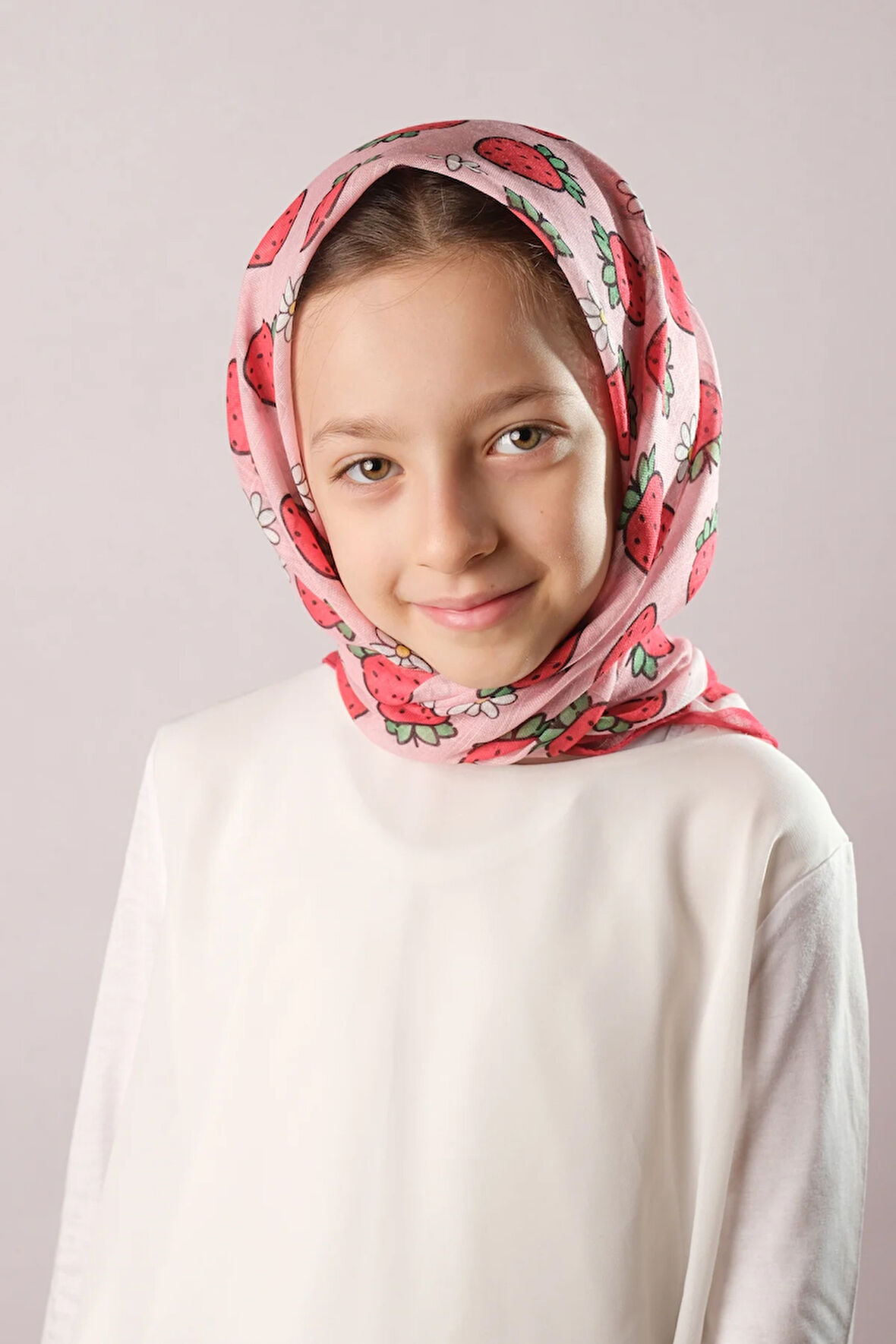 Kırmızı Dijital Baskılı Çocuk Tesettür Eşarp Pamuk Polyester Çilek Desenli 6001_31