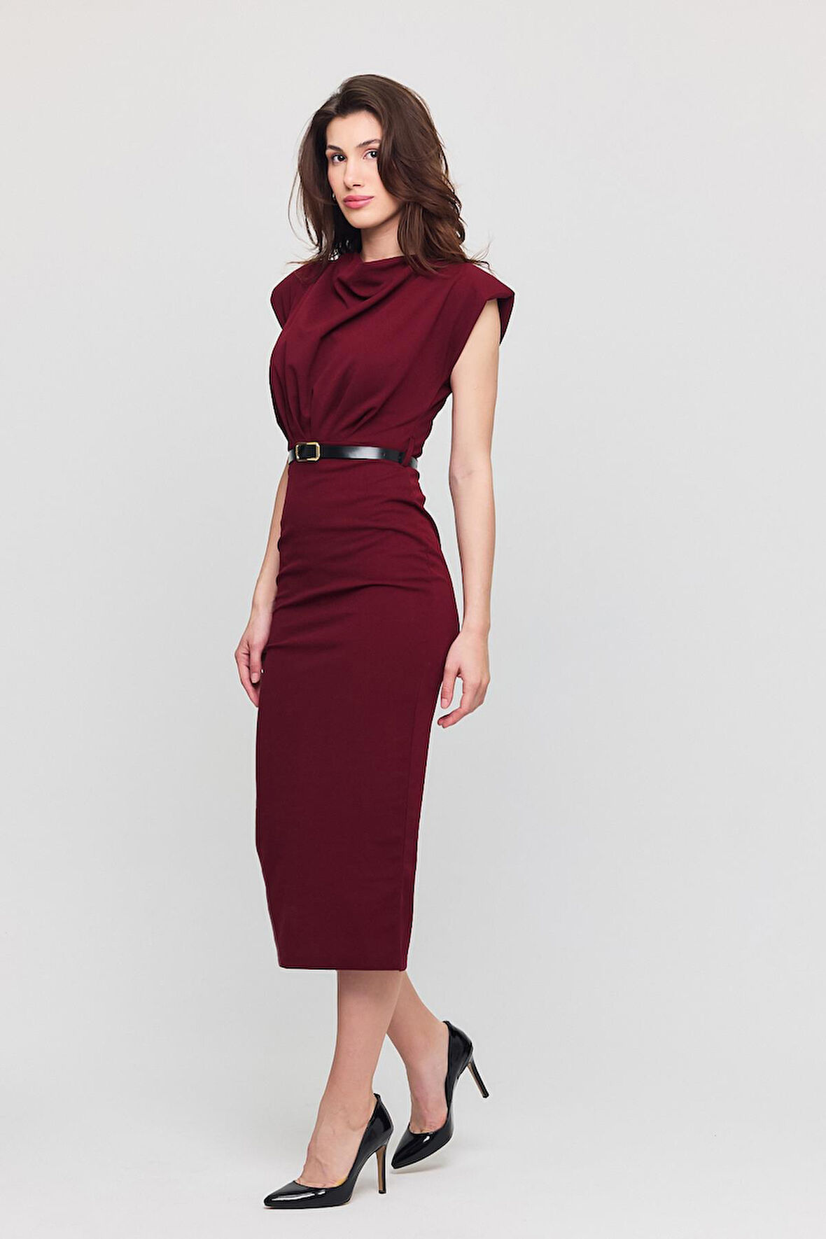 Kadın Vatkalı Kemerli Yırtmaçlı Bordo Elbise