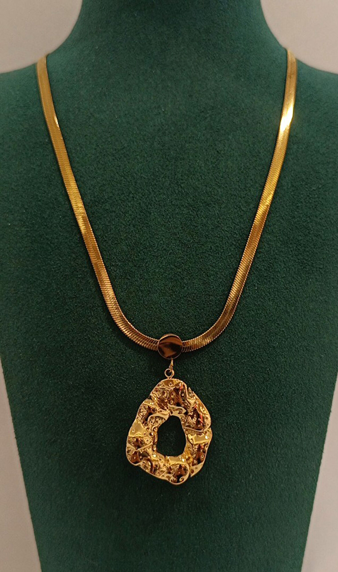 Monalisa Home Gold Renk Lüks Figürlü Gösterişli Kolye