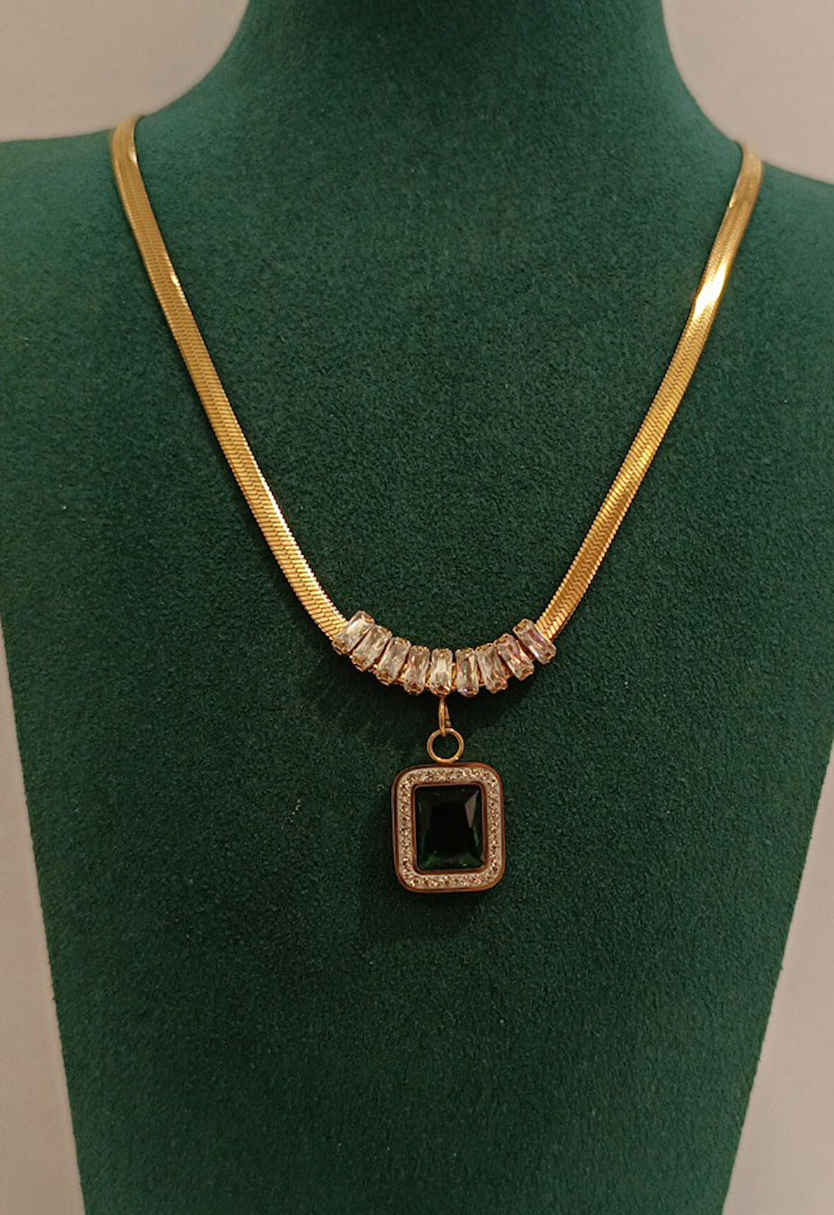 Monalisa Home Gold Renk Lüks Yeşil Taş Figürlü Gösterişli Kolye