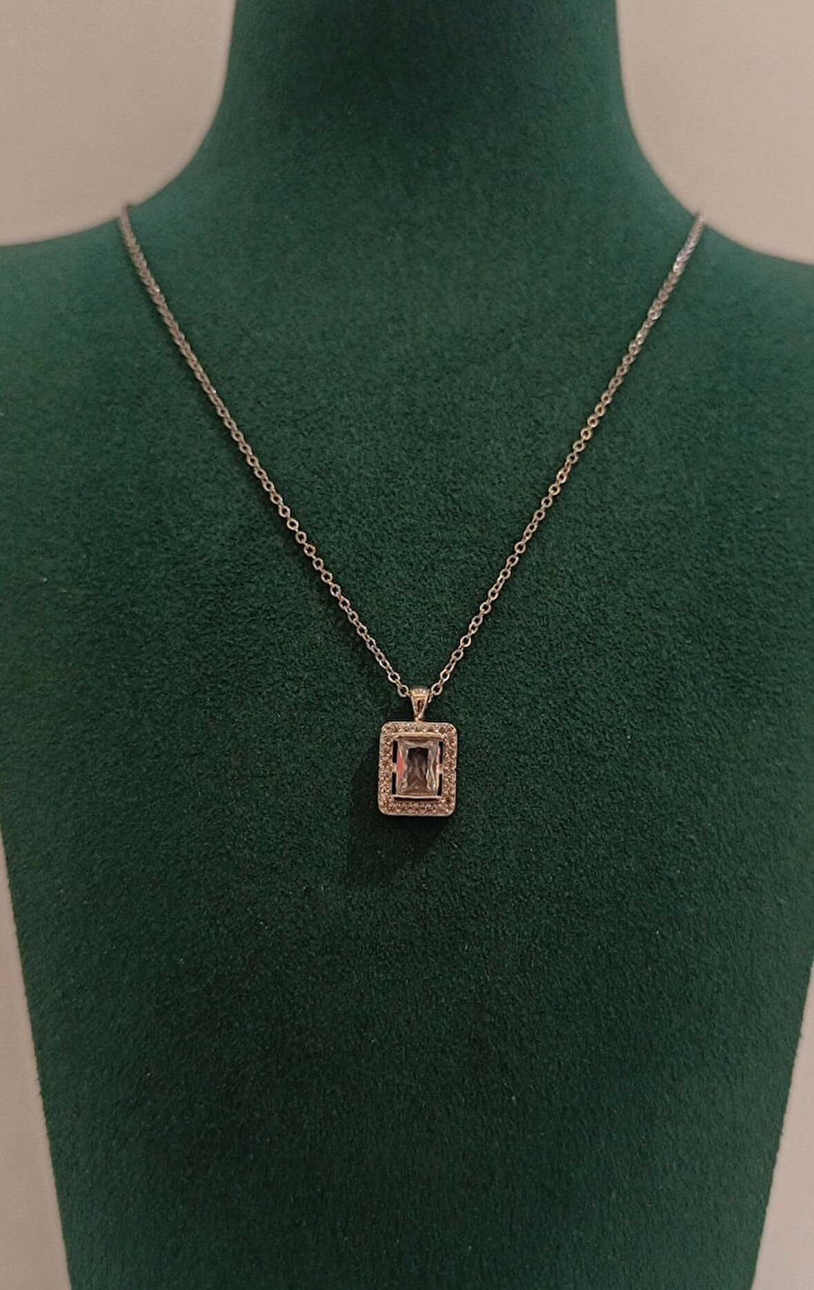 Monalisa Home Lüks Gümüş Renk Dikdörtgen Taş Figürlü Gösterişli  Kolye