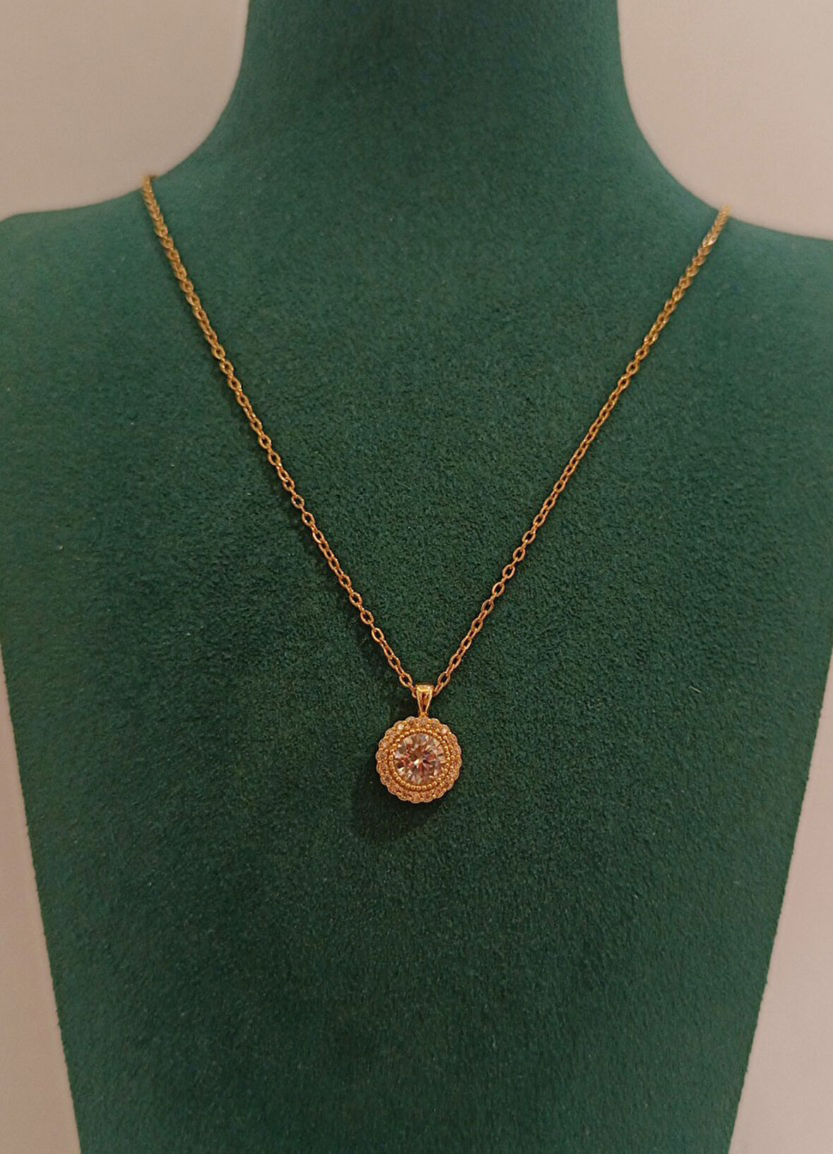 Monalisa Home Lüks Gold Renk Yuvarlak Taş Figürlü Gösterişli  Kolye