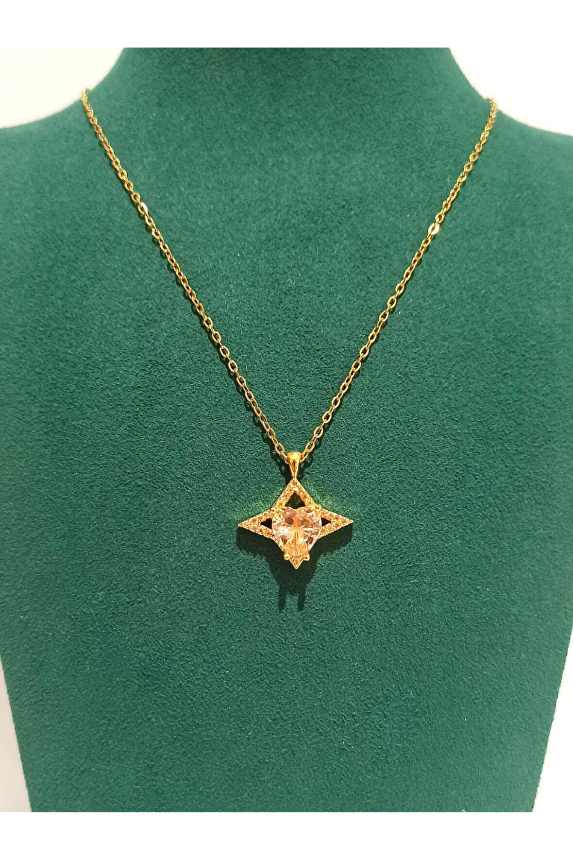 Monalisa Home Gold Renk Lüks Figürlü Gösterişli Kolye