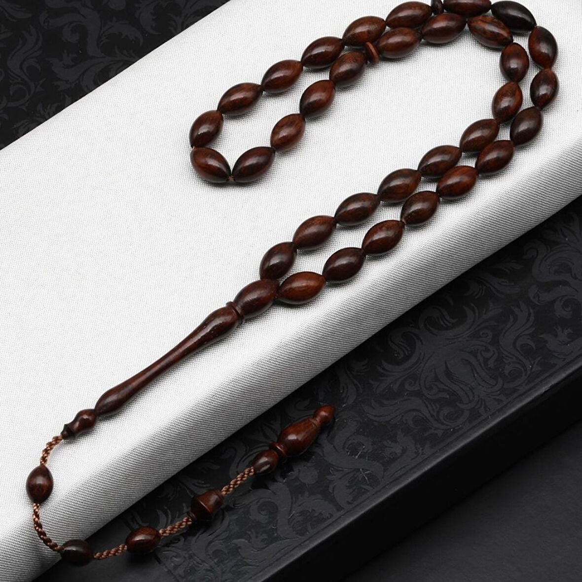 Kişiye Özel Kutulu Yılan Ağacı Arpa Kesim Tesbih 6x10 mm – Doğal Ağaç Dokulu Hediyelik Tesbih