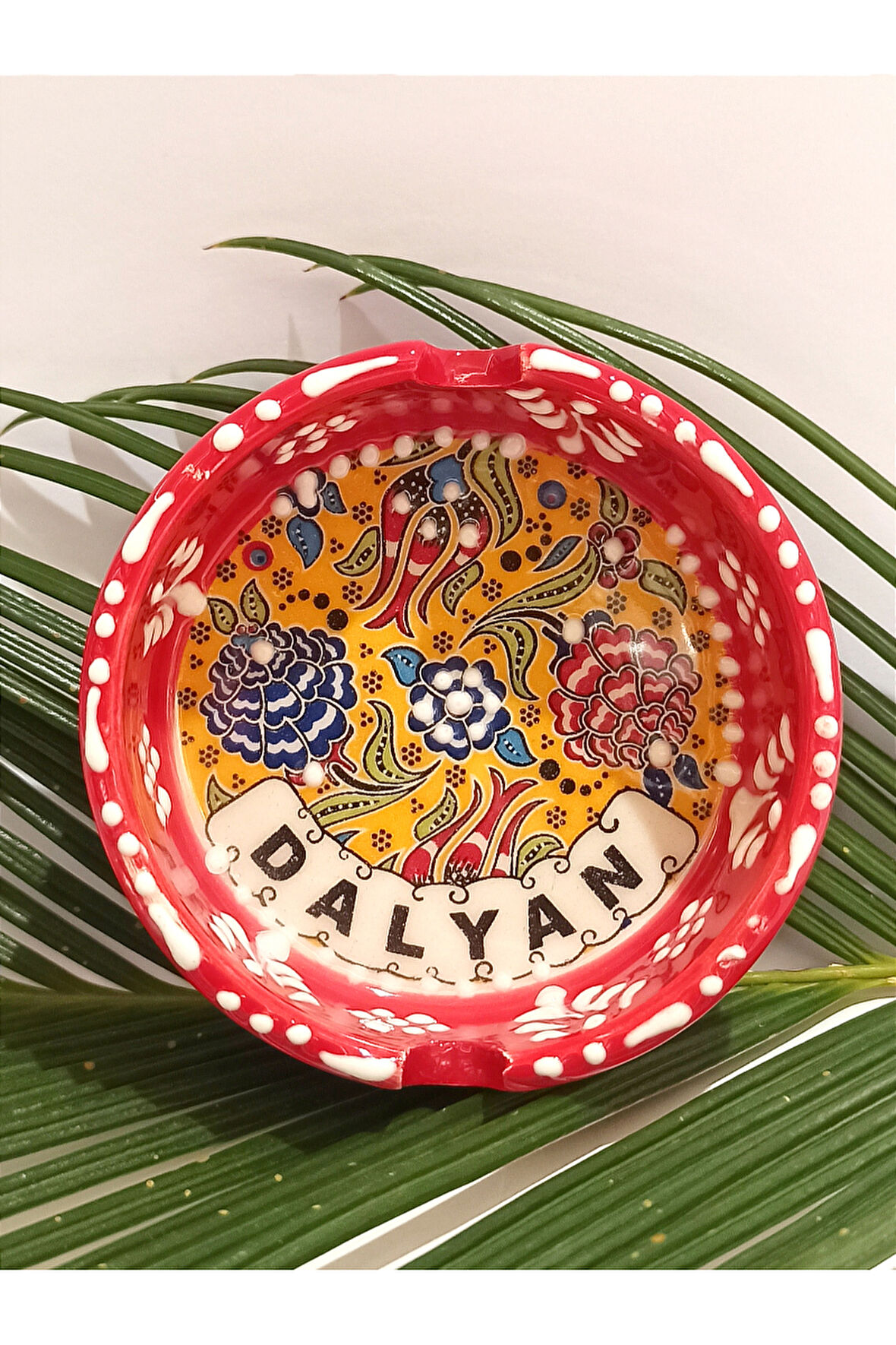 Monalisa Home Motifli El Yapımı Çini İşlemeli Kültürel Kırmızı Renk Kül Tabağı