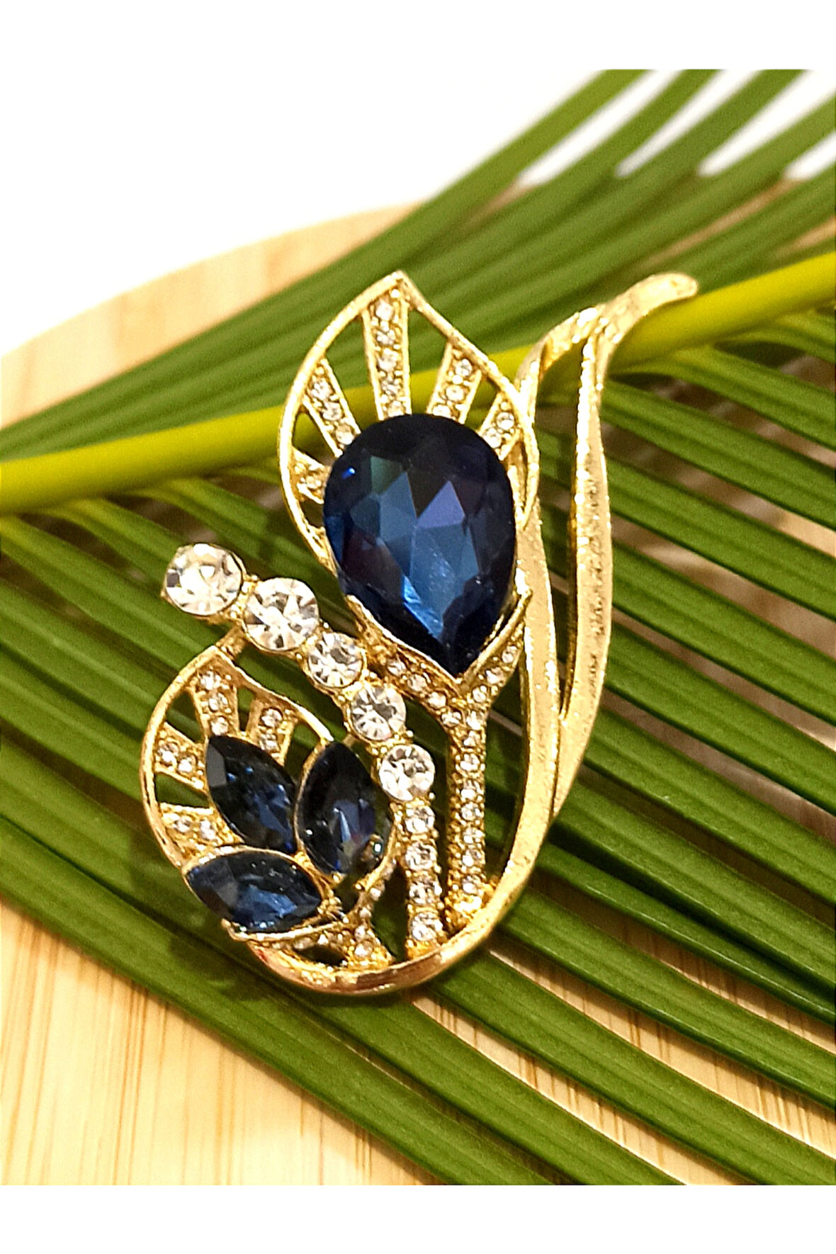 Monalisa Home  Taşlı Figürlü Broş