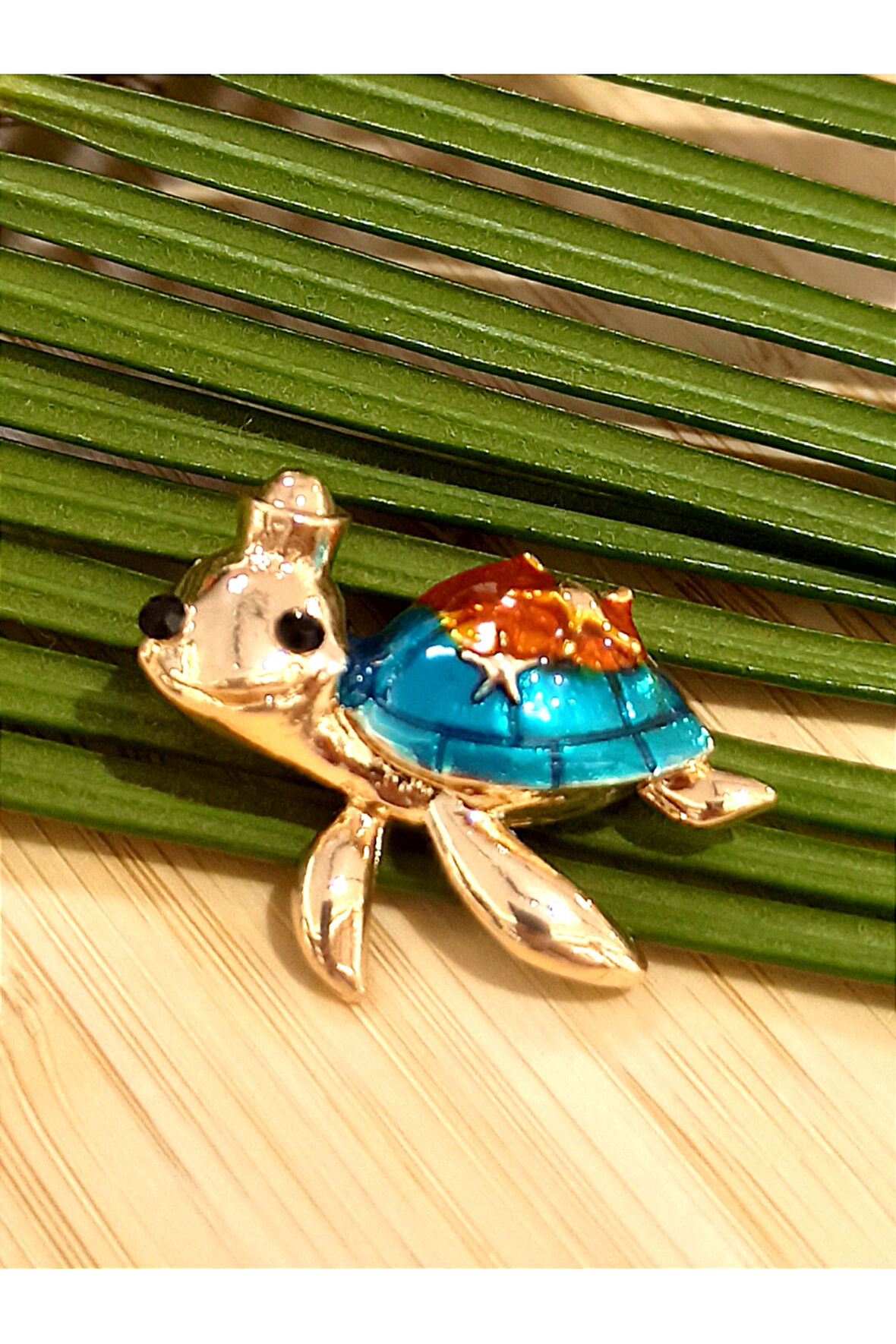 Monalisa Home  Kaplumba Figürlü Broş