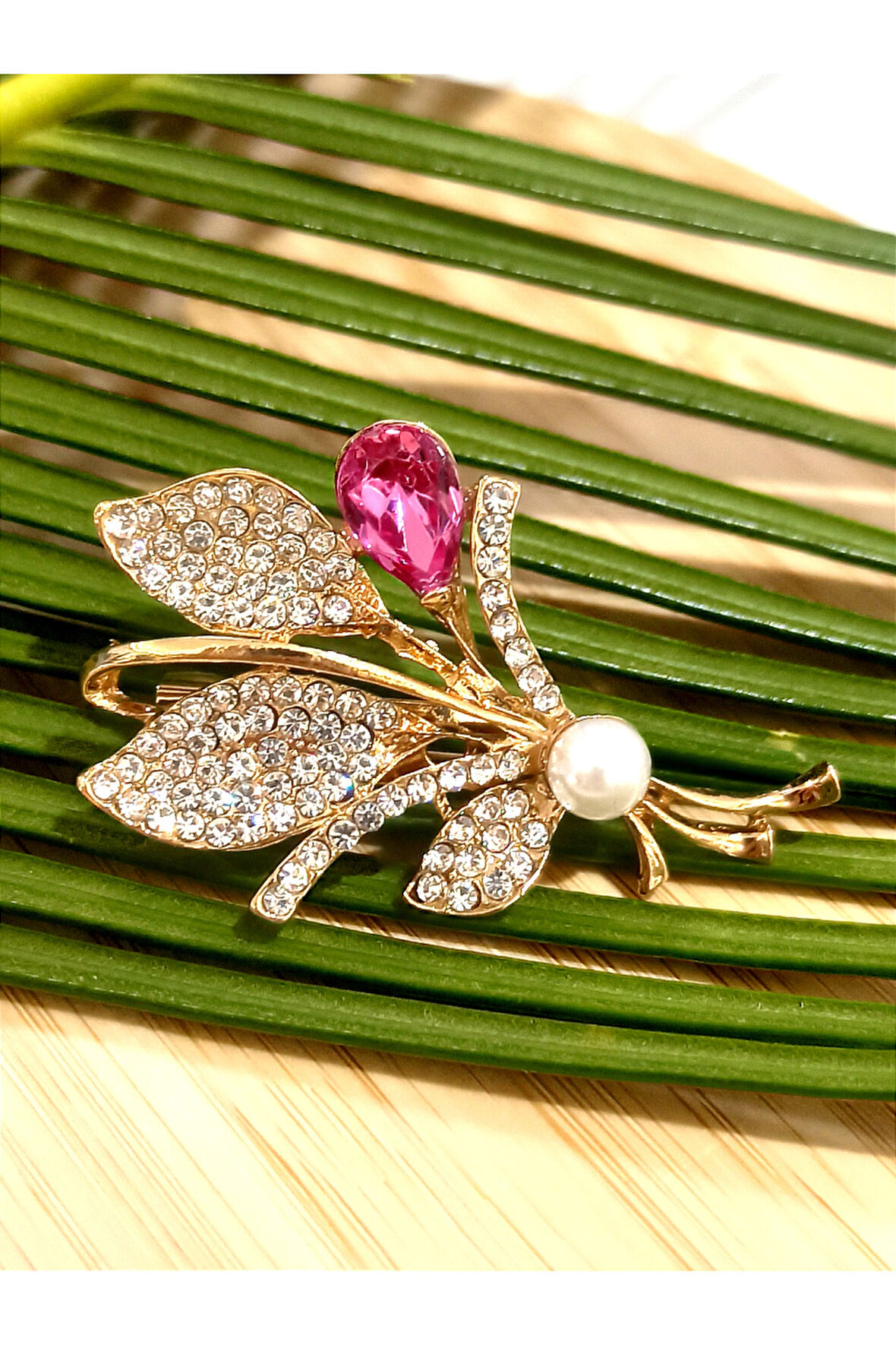 Monalisa Home Gri Taşlı  Figürlü Broş