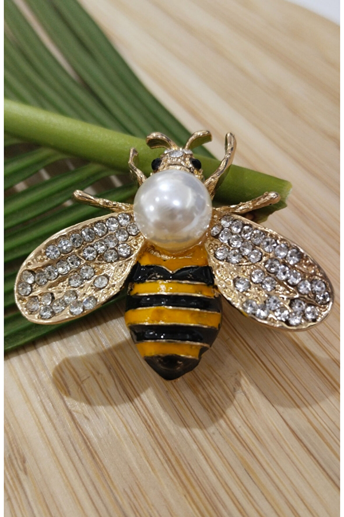 Monalisa Home ARI Figürlü Broş