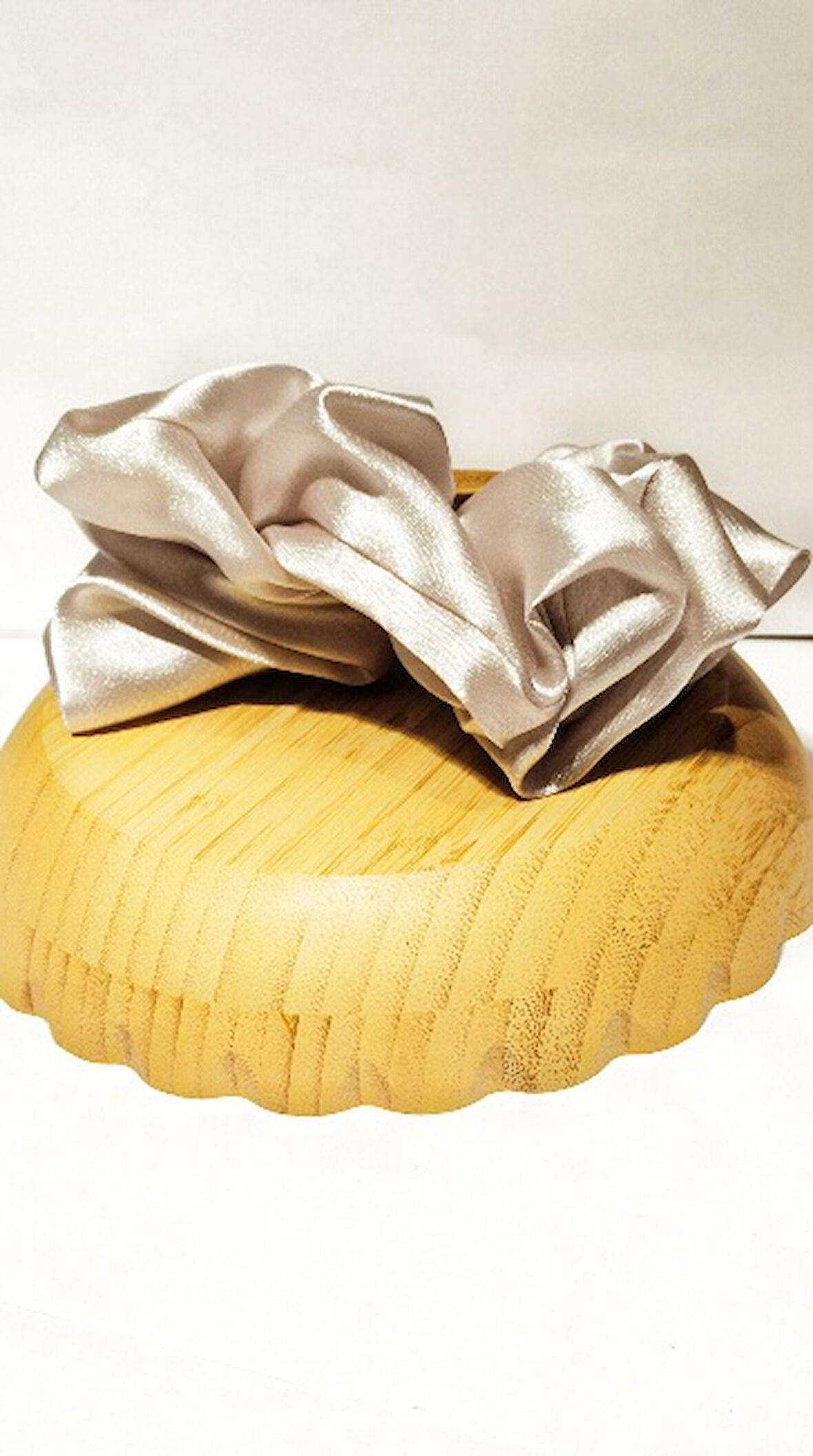 Monalisa Home Gösterişli Parlak Açık Krem Renk Büyük Esnek  Lastik Toka