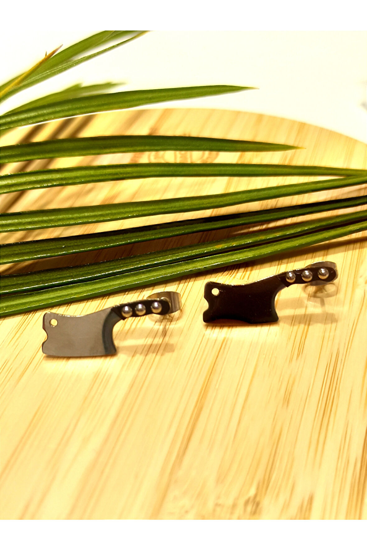 Monalisa Home Gümüş Renk  Bıçak Figürlü  Unisex Çelik Küpe