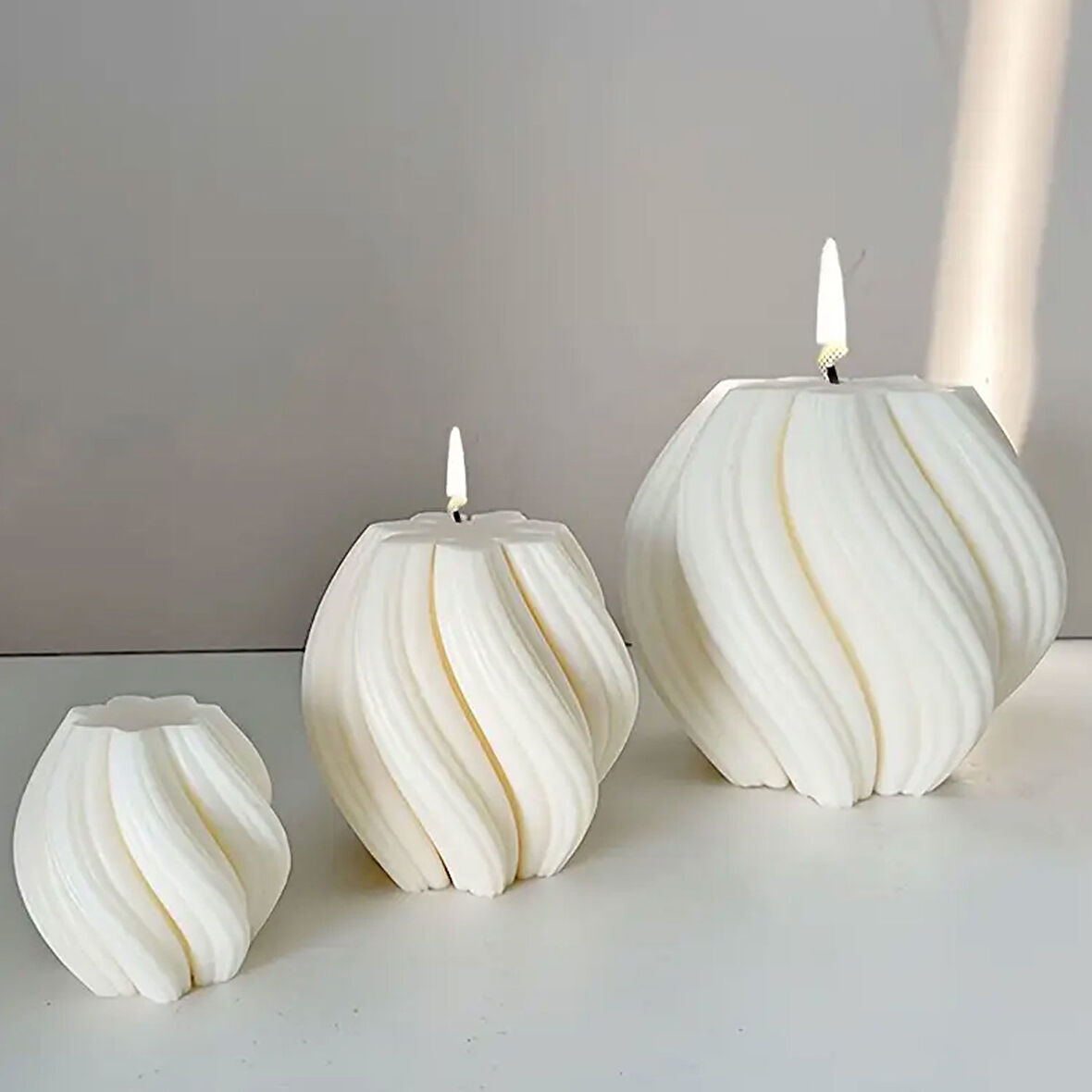 Silikon Mum 3D Küçük Boy Dönen Sütun Geometrik Dalgalı Sabun Beton Ve Taş Tozu Kalıbı