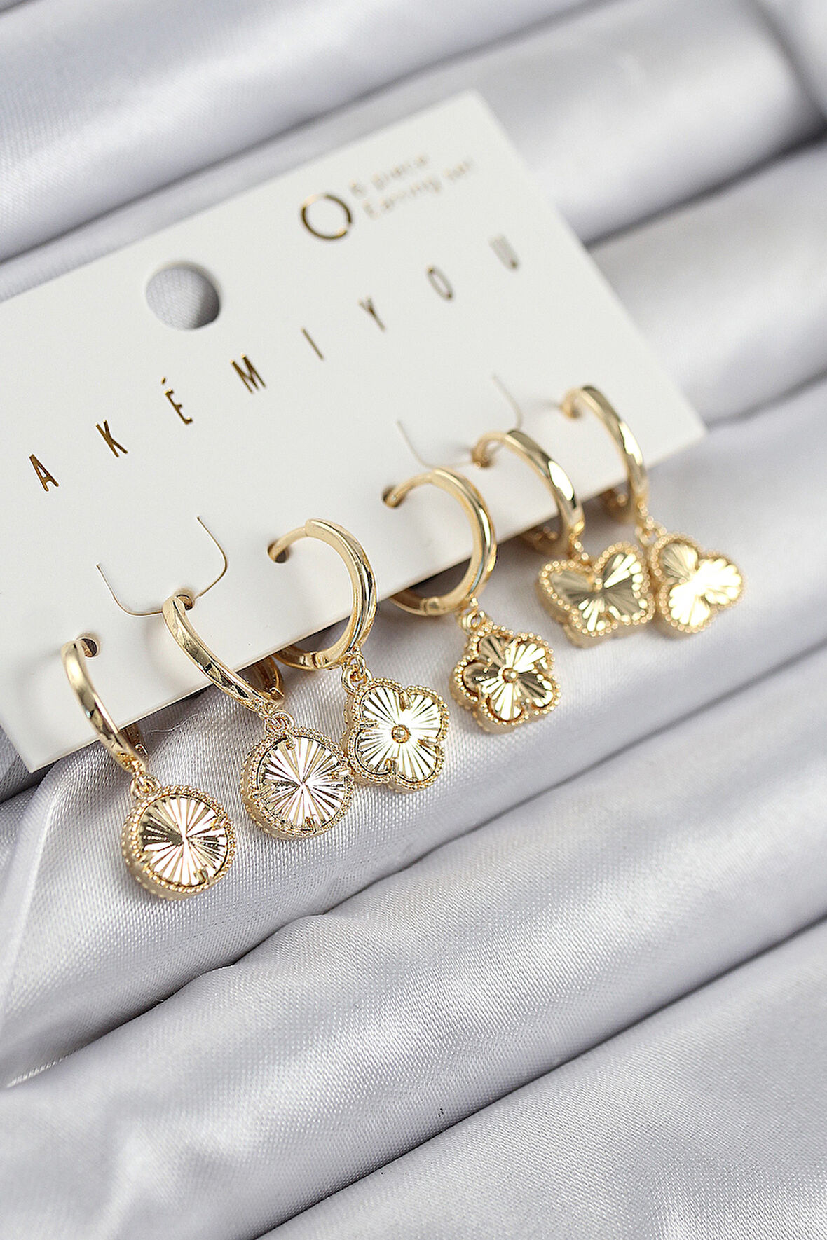Pirinç Zirkon Taşlı Yonca Model Gold Renk 6 lı Küpe Set 11207