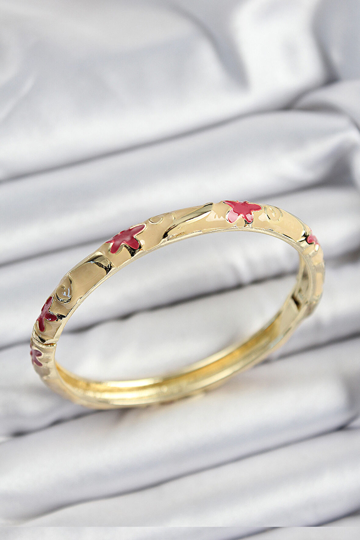 Mineli Pirinç Pembe Ve Krem Çiçek Motifli Gold Renk Kadın Kelepçe
