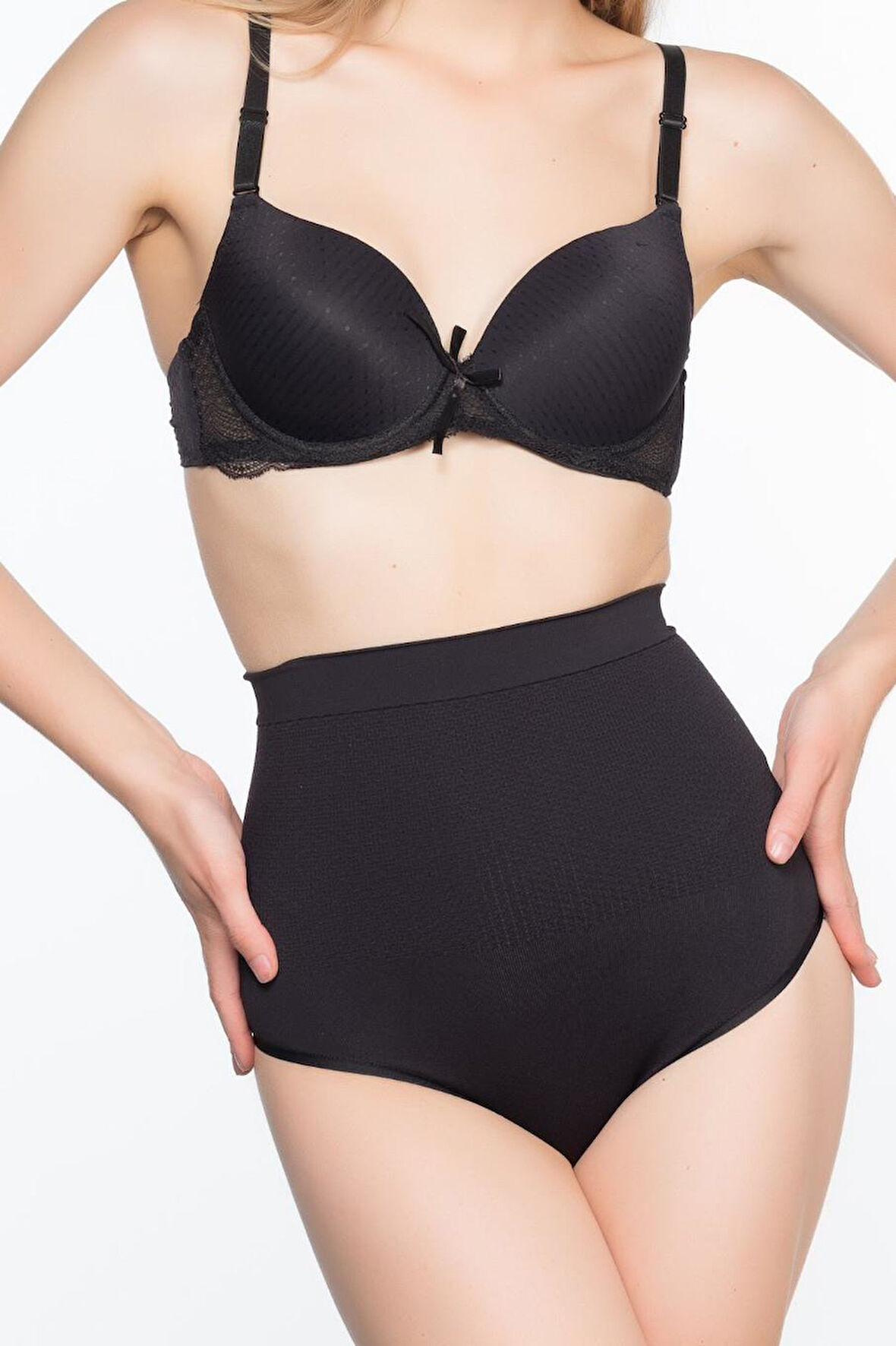 SİYAH MI Emay 2054 Masajlı String Korse