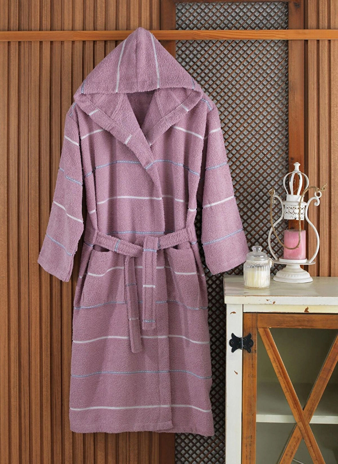 Kapşonlu Bedenli Bornoz