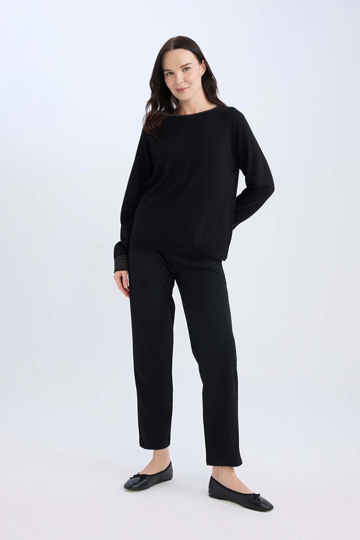 DeFacto Pantolon Straight Fit Lastikli Bel Piliseli Basic Düz D4405AX24WNBK81