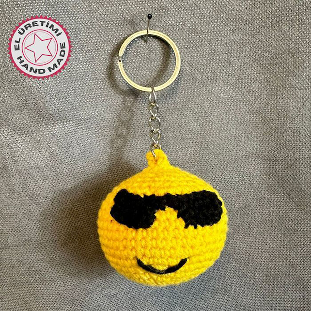 Uretti - Tuğba 9352 4465 El Yapımı Örgü Gözlüklü Emoji Model Anahtarlık