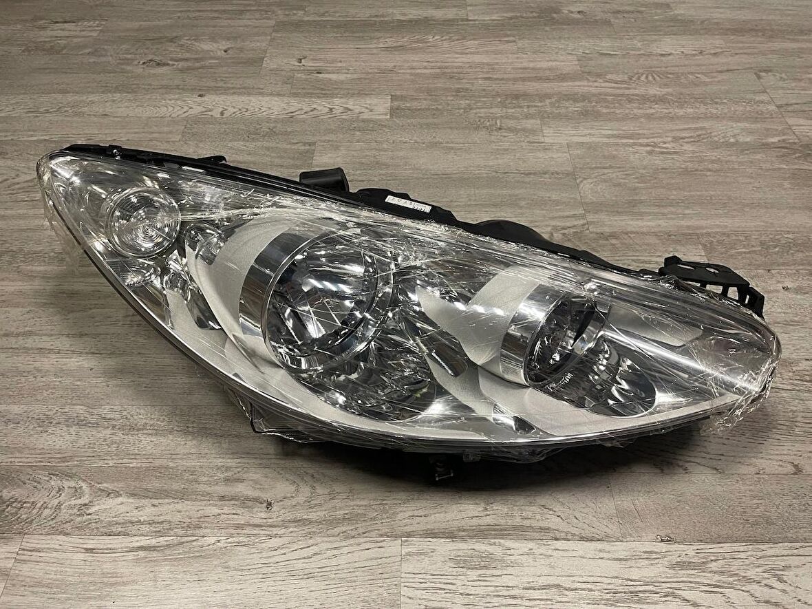 TYC Peugeot 308 (2011 - 2013) Far Sağ (20E197052B) 