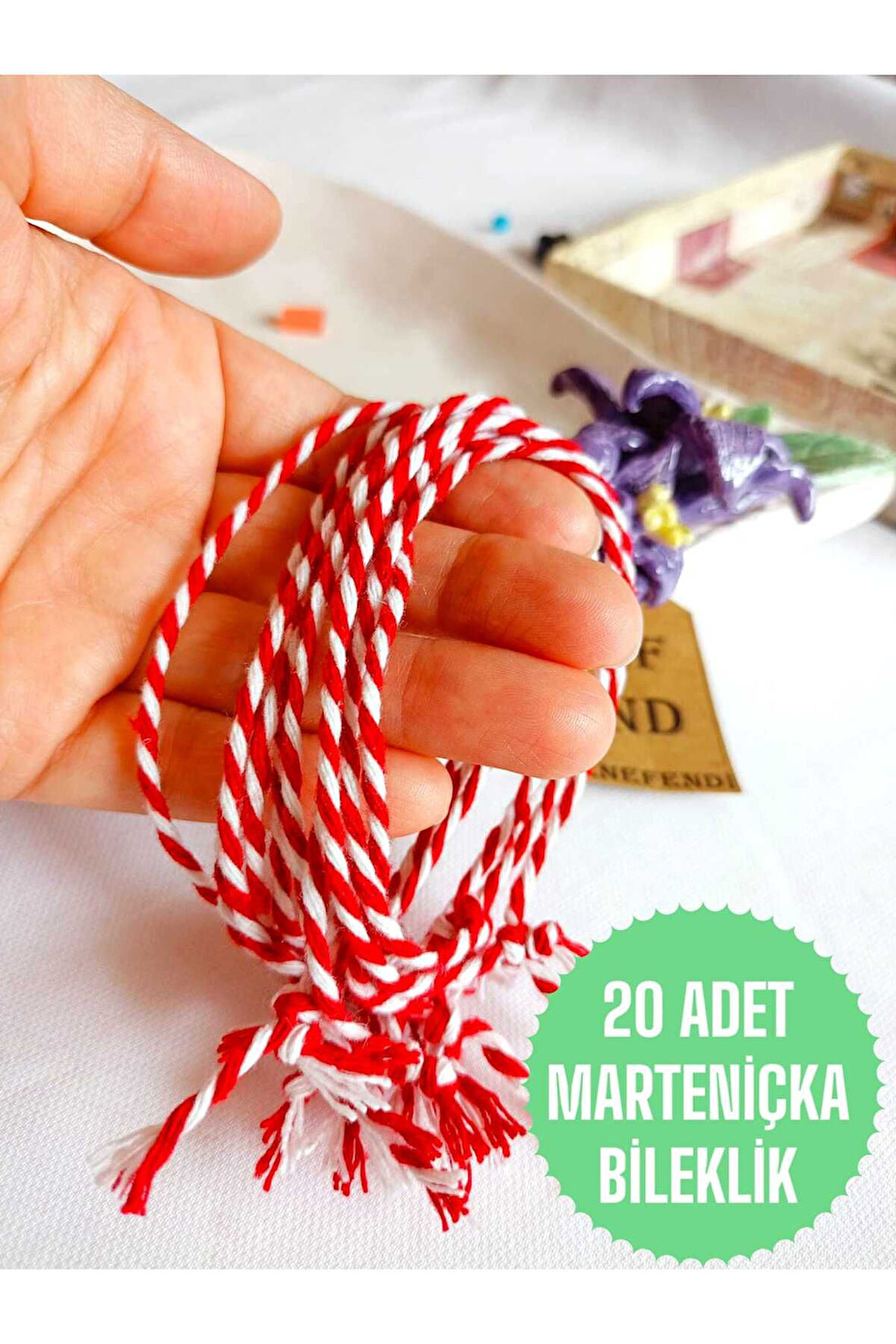 20 ADET MARTENİÇKA ŞANS BİLEKLİĞİ , İP BİLEKLİK ,UĞUR, SEVGİLİ , ARKADAŞ , EŞ  BEYAZ KIRMIZI