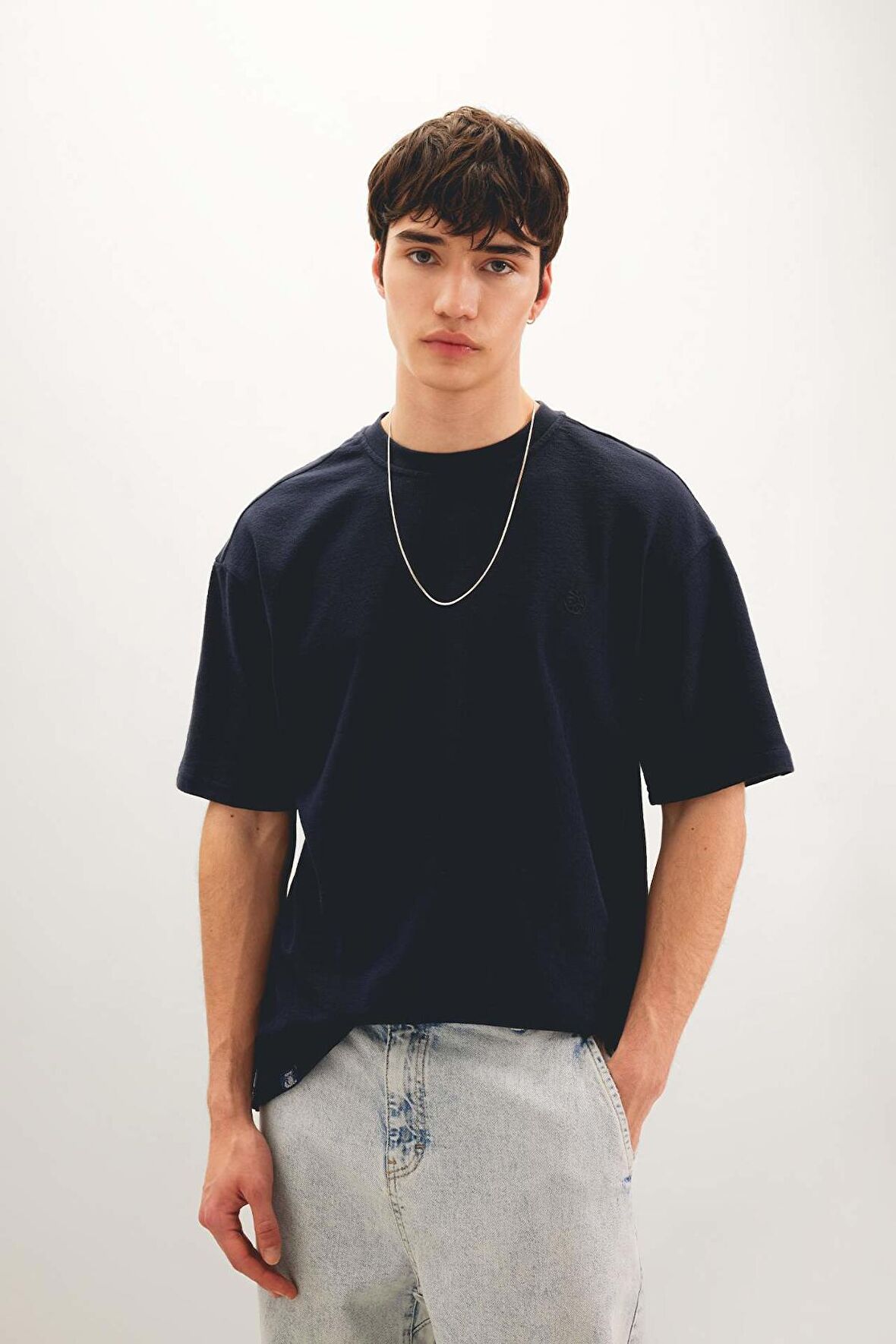 DeFacto Comfort Regular Fit Rahat Kalıp Bisiklet Yaka Baskılı Kısa Kollu Tişört B5909AX24SPNV239