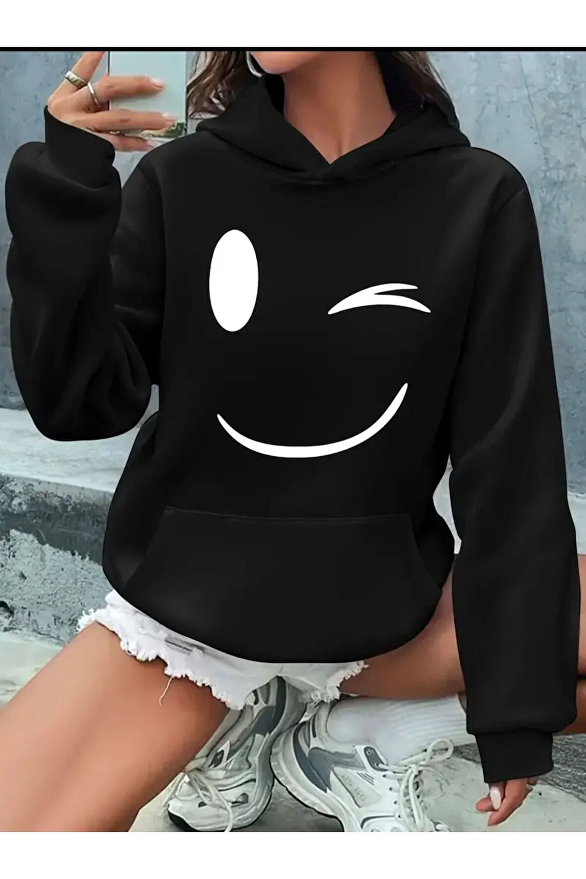 Gülen Emojili Baskılı Kapüşonlu Sweatshirt