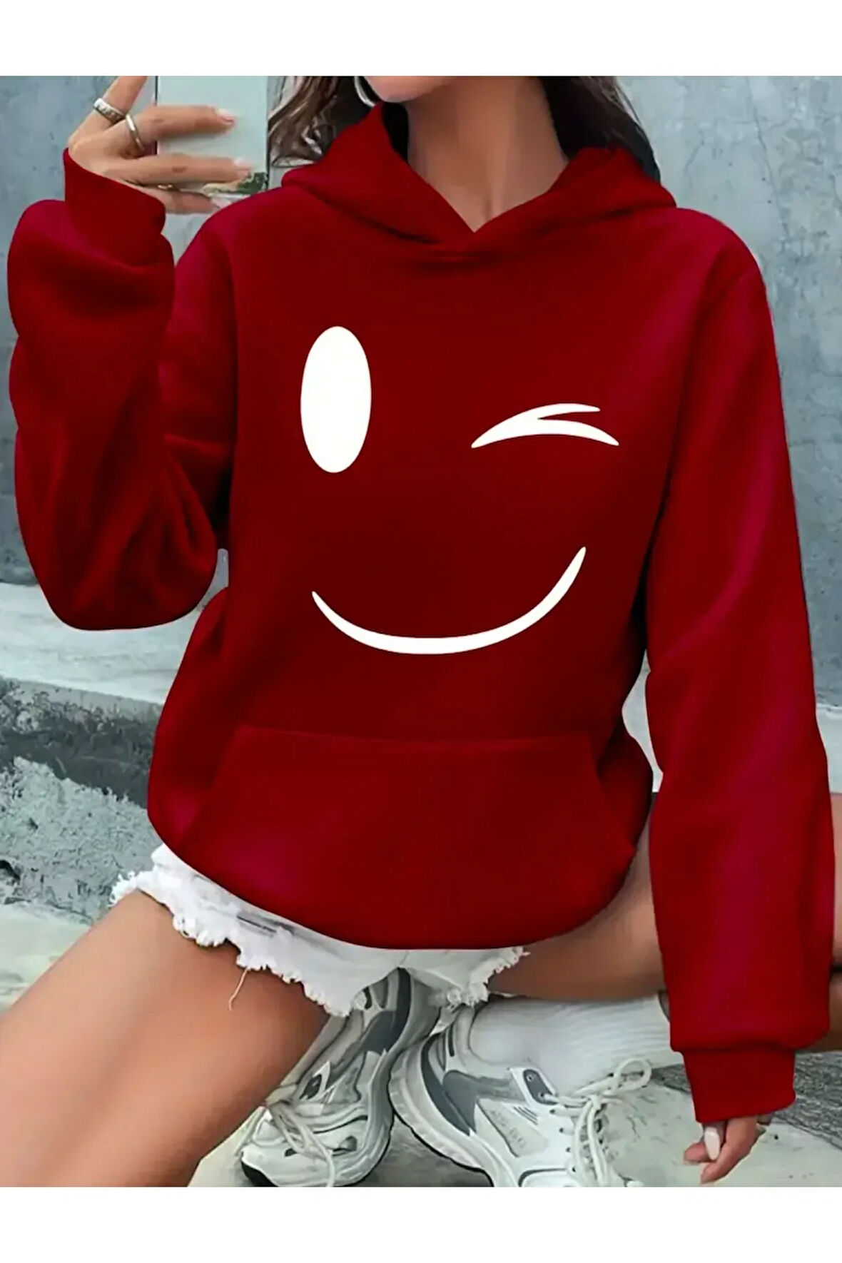 Gülen Emojili Baskılı Kapüşonlu Sweatshirt