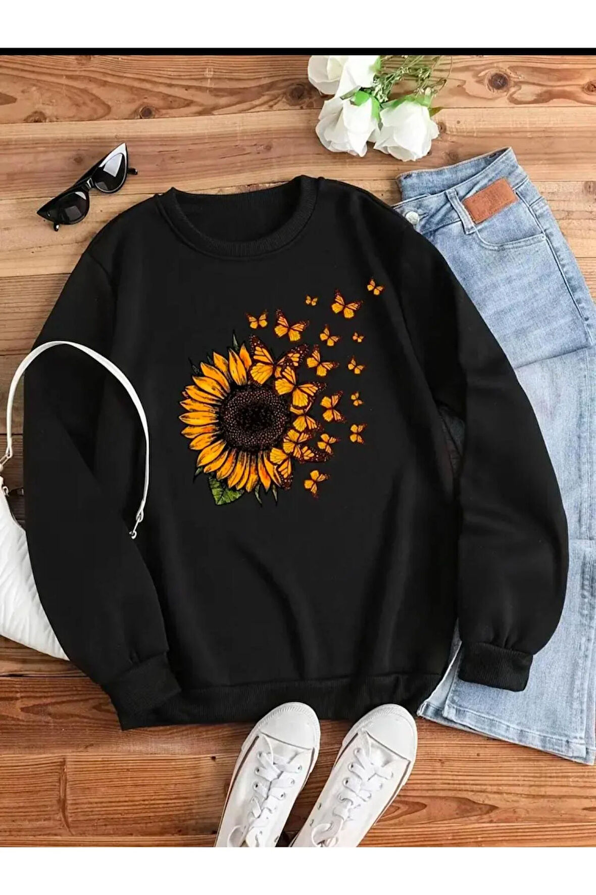 Kelebek Desenli Kapüşonlu Cepli Sweatshirt