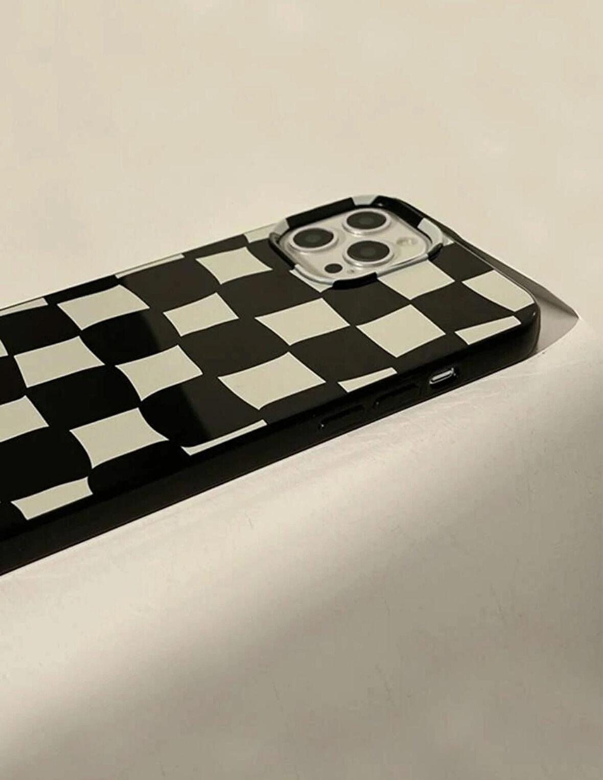 İPHONE 13 UYUMLU DAMA DESENLİ SİLİKON KILIF
