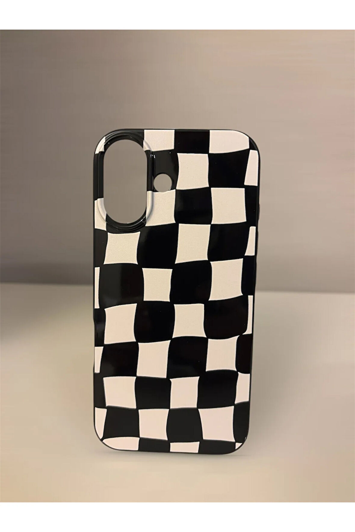 İPHONE 16 UYUMLU DAMA DESENLİ SİLİKON KILIF
